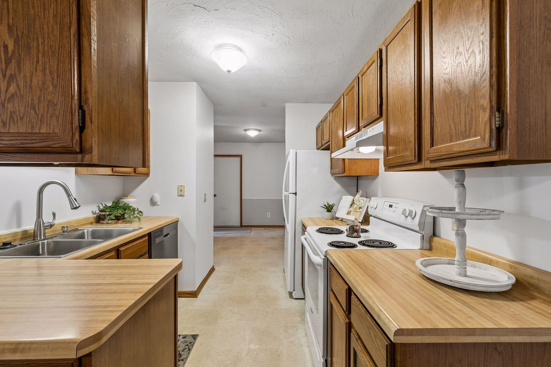View of Residential at 7775 Glenda Court, Apple Valley MN 55124, Apple Valley (8 of 17) - Mike Wilen | Minnesota Team Real Estate