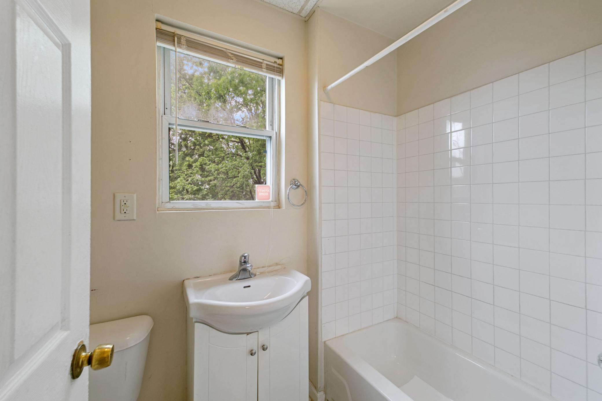View of Residential at 985 5th Street, Saint Paul MN 55106, Saint Paul (11 of 26) - Mike Wilen | Minnesota Team Real Estate