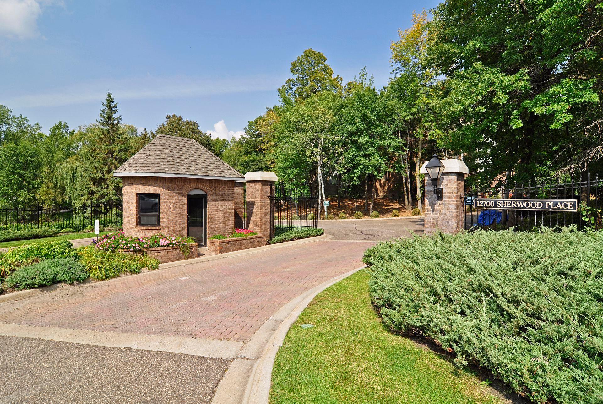 View of Residential at 12700 Sherwood Place #102, Minnetonka MN 55305, Minnetonka (33 of 48) - Mike Wilen | Minnesota Team Real Estate