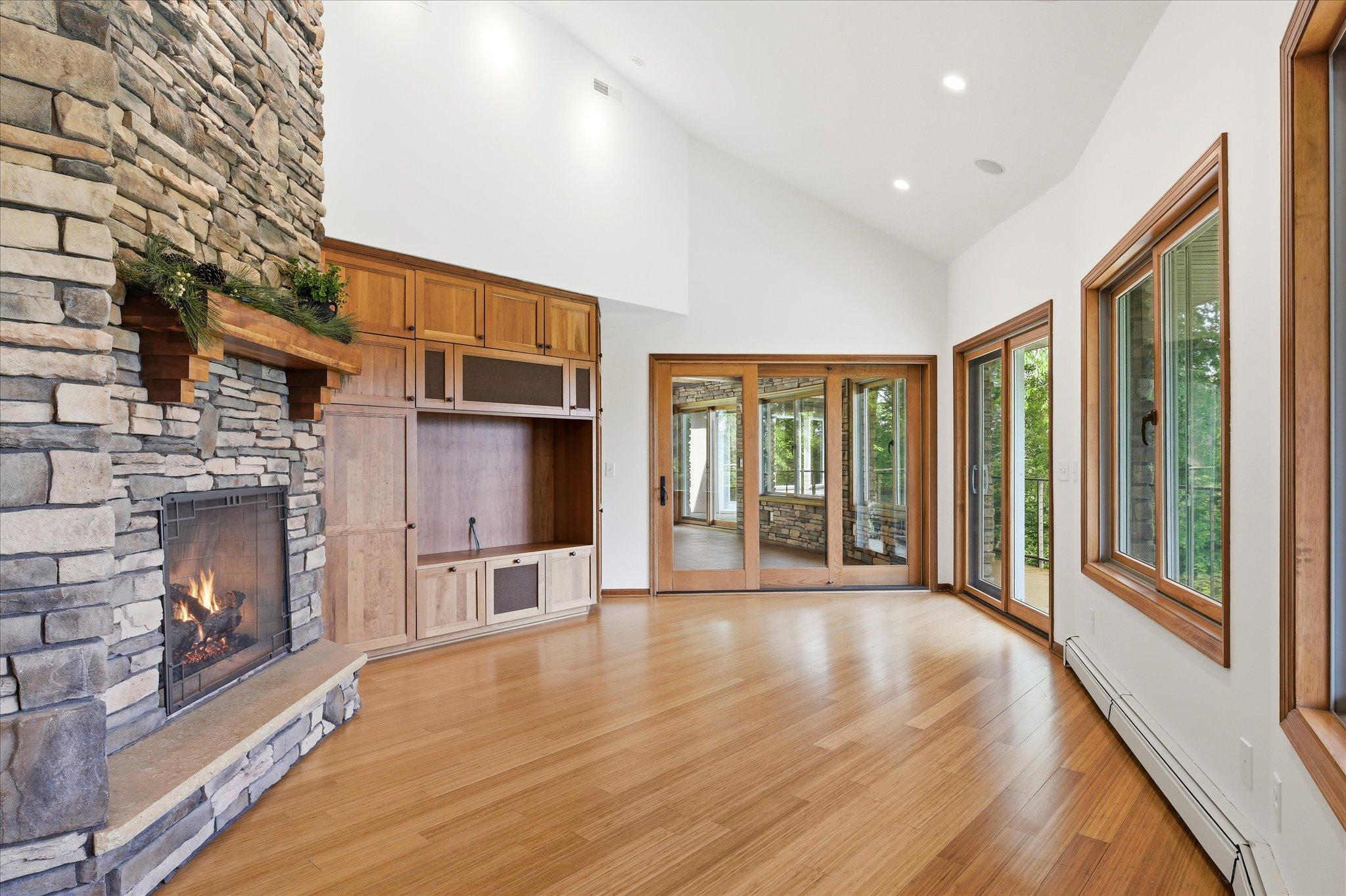 View of Residential at 10129 Eden Prairie Road, Eden Prairie MN 55347, Eden Prairie (16 of 44) - Mike Wilen | Minnesota Team Real Estate