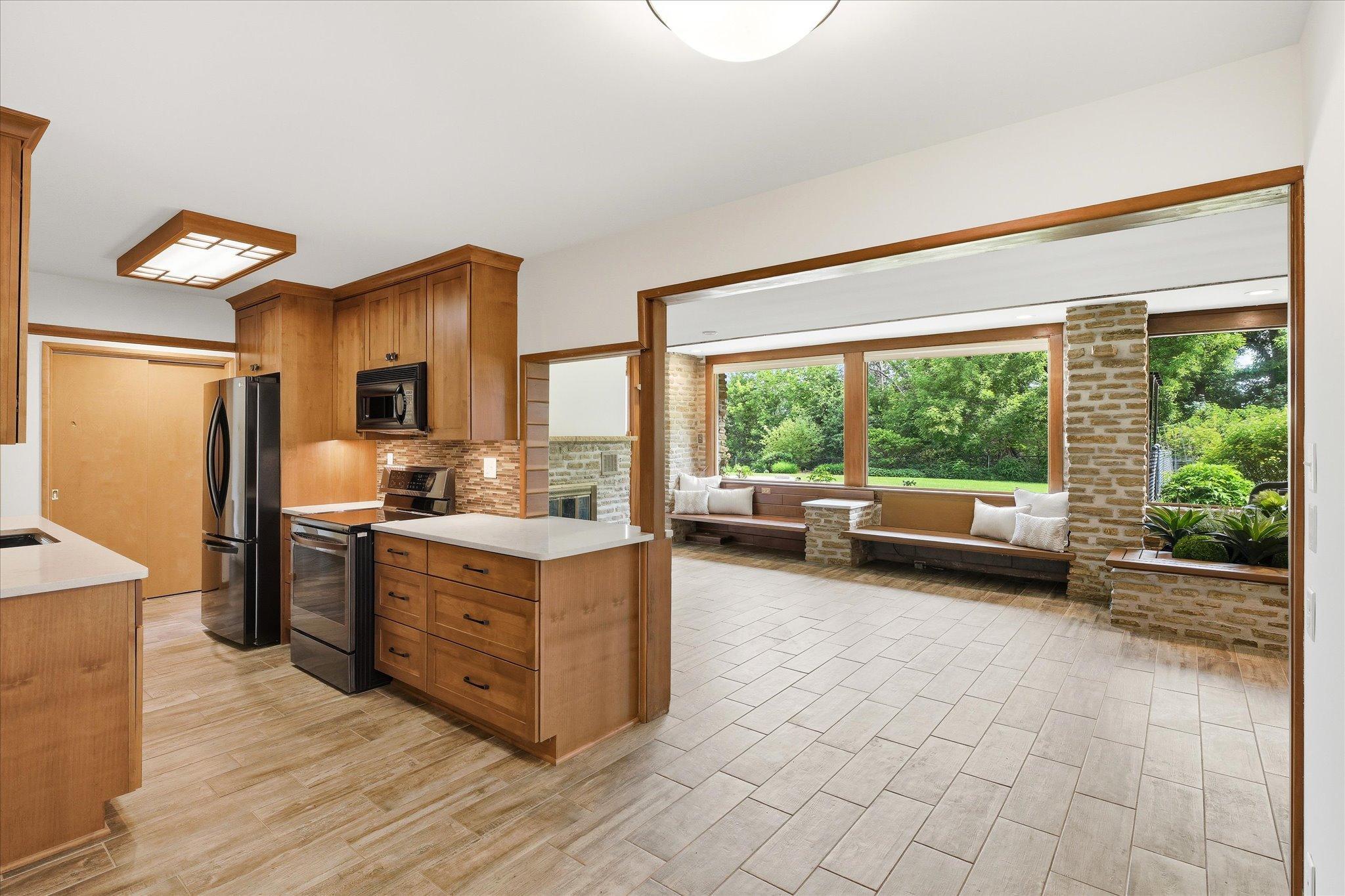 View of Residential at 10129 Eden Prairie Road, Eden Prairie MN 55347, Eden Prairie (33 of 44) - Mike Wilen | Minnesota Team Real Estate
