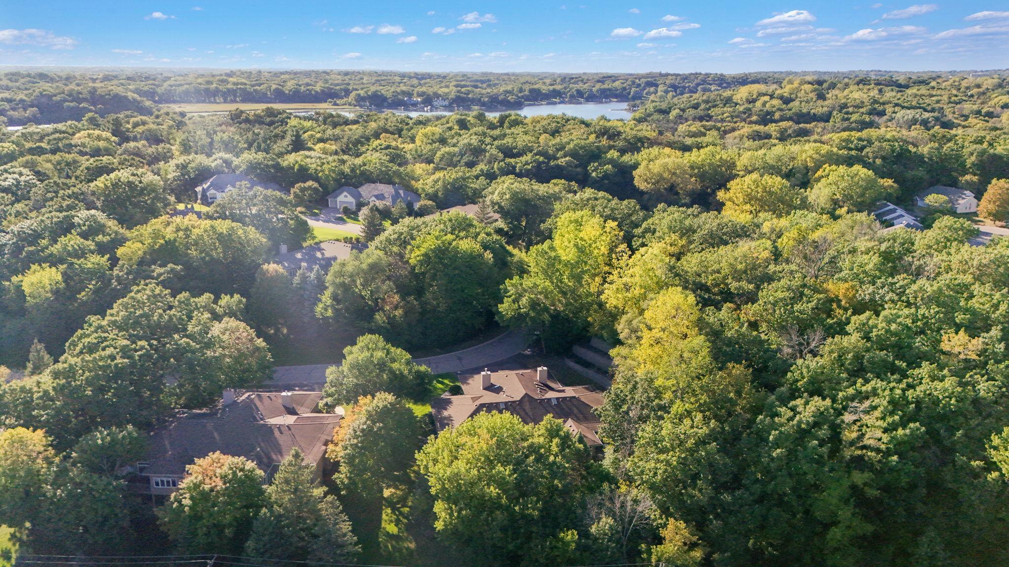 View of Residential at 7089 Crowne Oak Road, Eden Prairie MN 55344, Eden Prairie (22 of 40) - Mike Wilen | Minnesota Team Real Estate