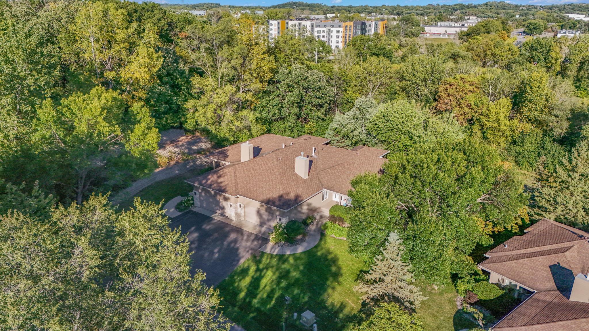 View of Residential at 7089 Crowne Oak Road, Eden Prairie MN 55344, Eden Prairie (20 of 40) - Mike Wilen | Minnesota Team Real Estate