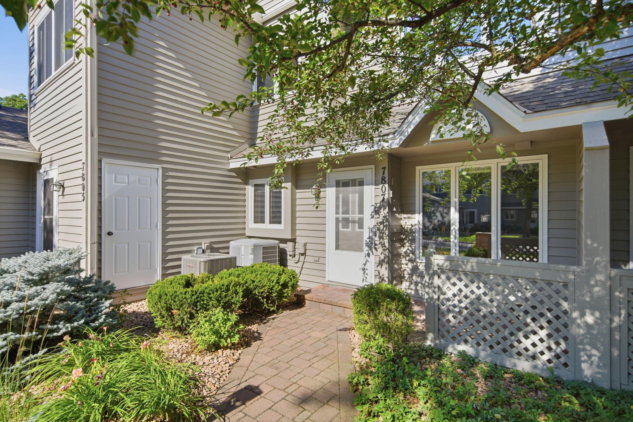 View of Residential at 7807 110th Street, Bloomington MN 55438, Bloomington (23 of 24) - Mike Wilen | Minnesota Team Real Estate