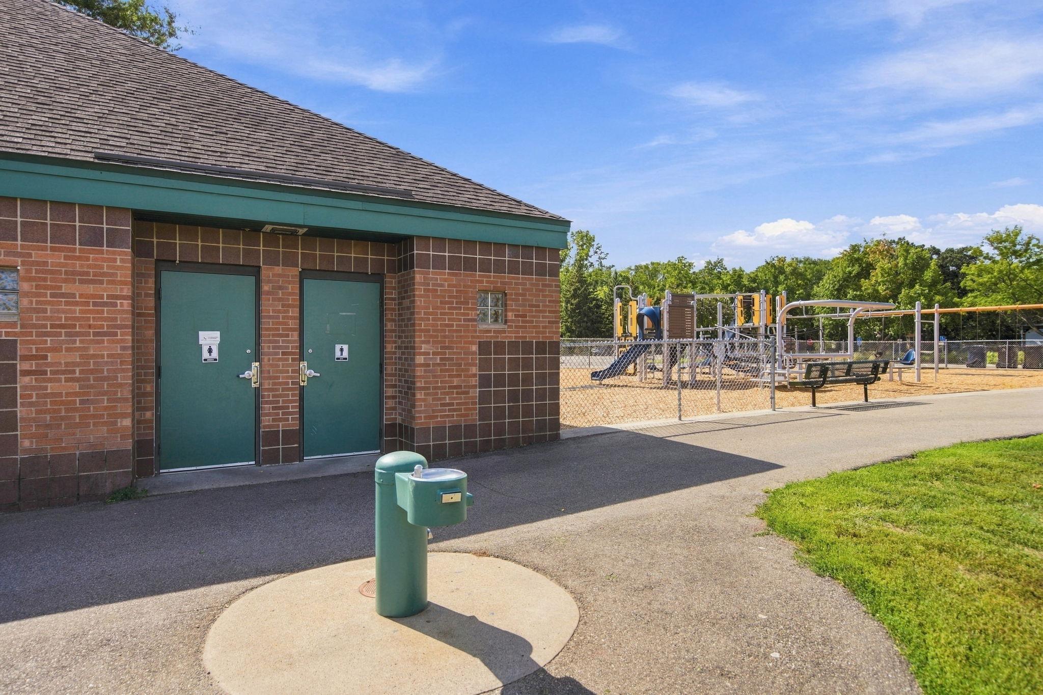 View of Residential at 7807 110th Street, Bloomington MN 55438, Bloomington (31 of 33) - Mike Wilen | Minnesota Team Real Estate