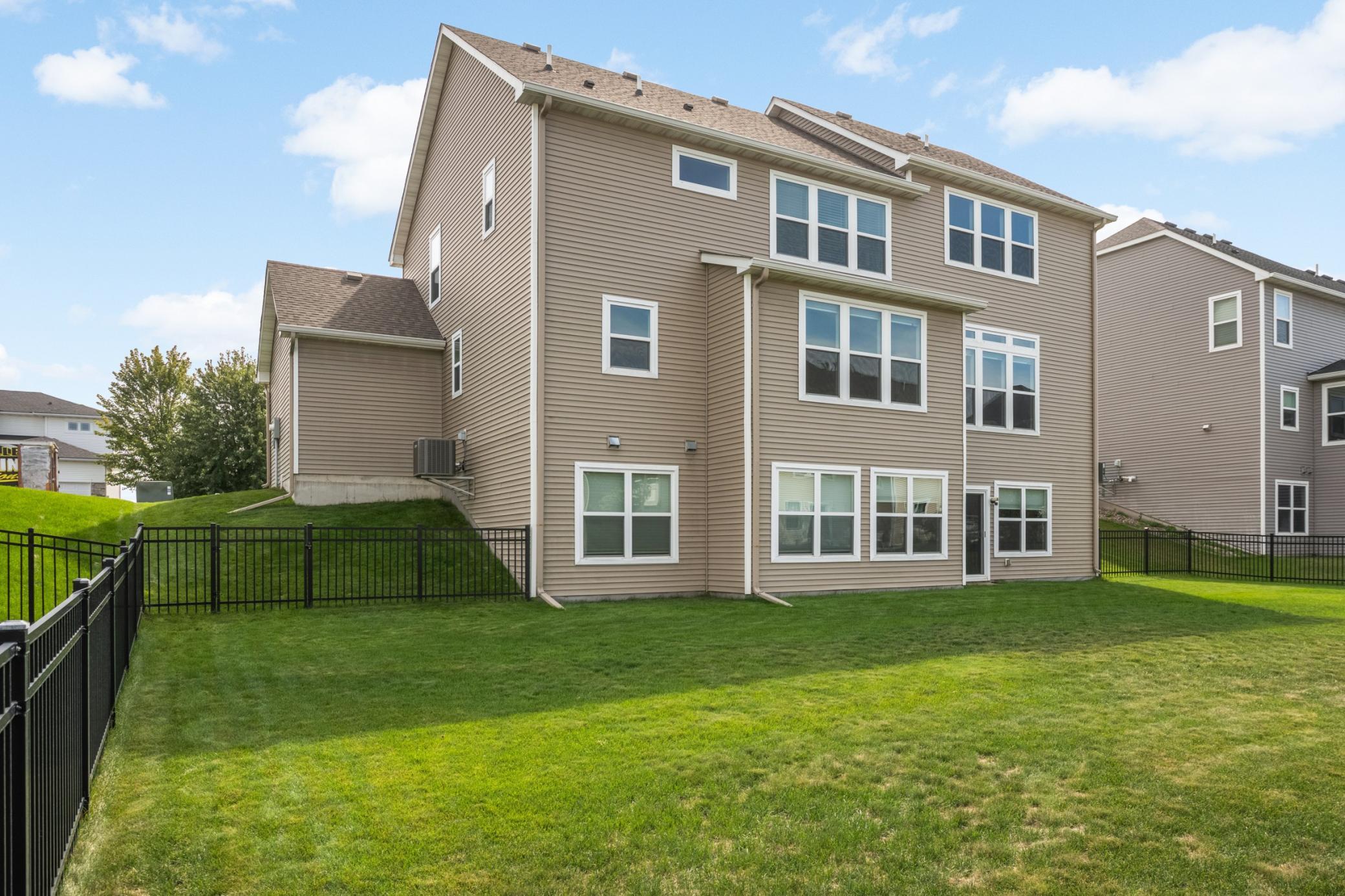 View of Residential at 9354 Summerlin Road, Woodbury MN 55129, Woodbury (45 of 52) - Mike Wilen | Minnesota Team Real Estate
