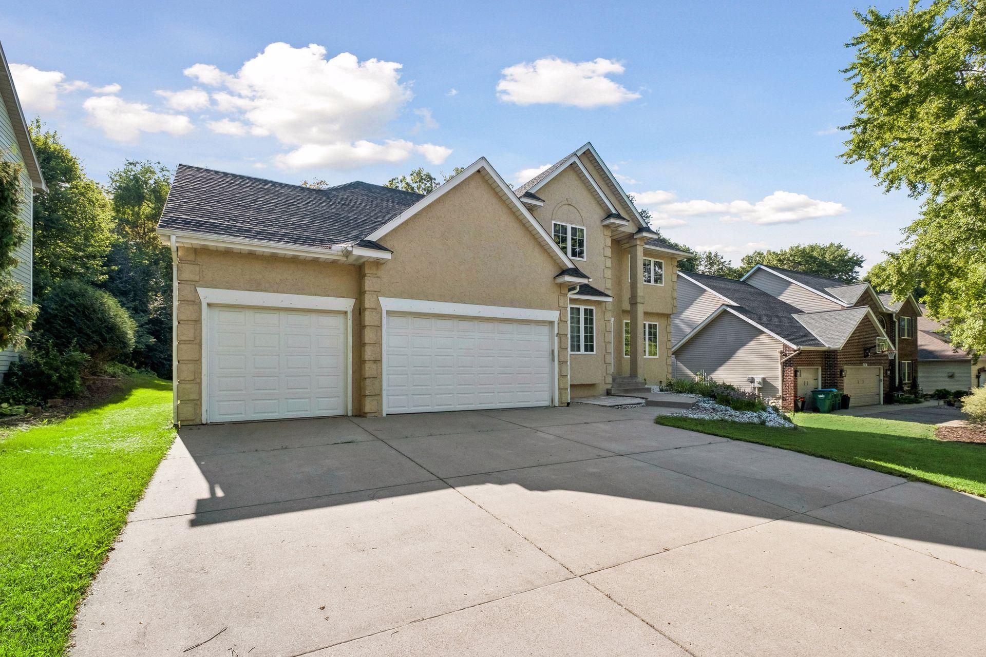 View of Residential at 15016 Viewcrest Lane, Burnsville MN 55306, Burnsville (61 of 63) - Mike Wilen | Minnesota Team Real Estate