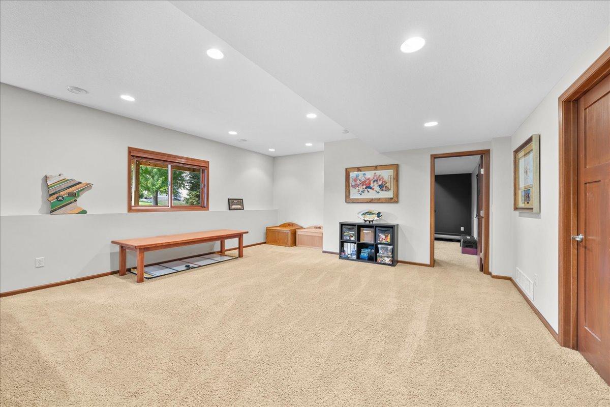 View of Residential at 1618 Headwaters Lane, Woodbury MN 55129, Woodbury (38 of 48) - Mike Wilen | Minnesota Team Real Estate