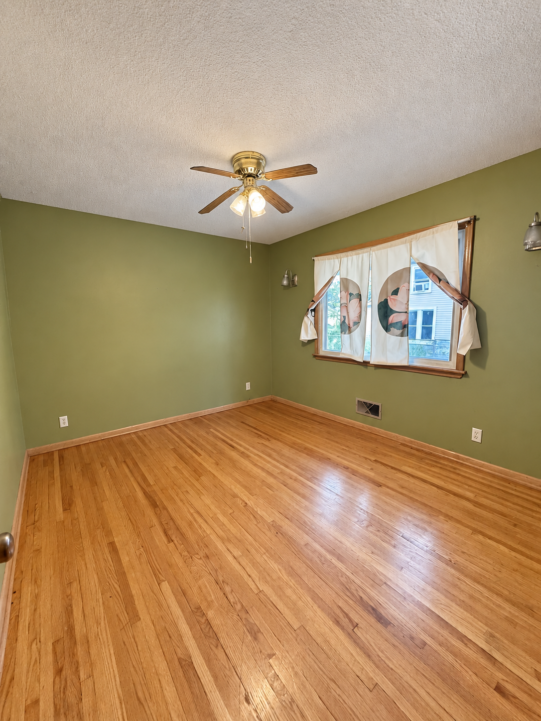 View of Residential at 1894 Minnehaha Avenue, Saint Paul MN 55119, Saint Paul (11 of 17) - Mike Wilen | Minnesota Team Real Estate