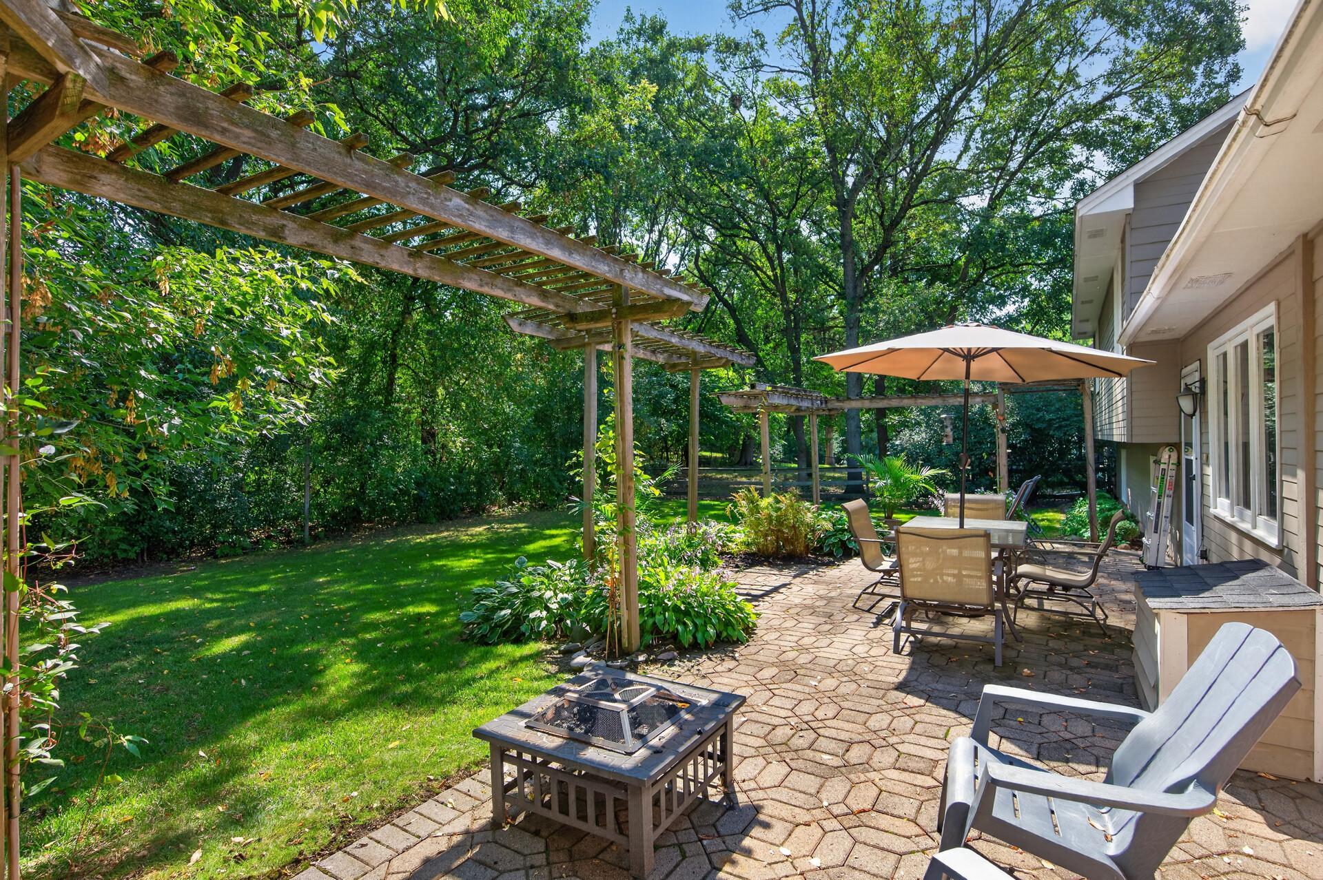 View of Residential at 8746 Highwood Way, Apple Valley MN 55124, Apple Valley (23 of 25) - Mike Wilen | Minnesota Team Real Estate