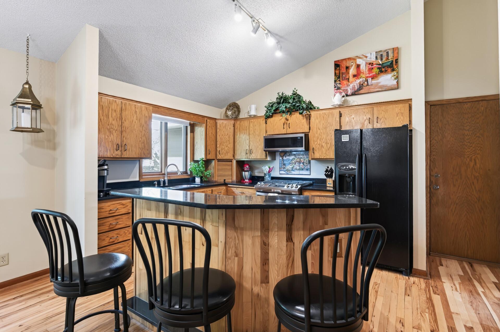 View of Residential at 8746 Highwood Way, Apple Valley MN 55124, Apple Valley (6 of 25) - Mike Wilen | Minnesota Team Real Estate