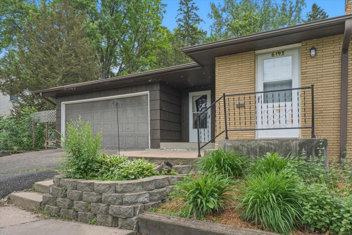 View of Residential Income at 6193 49th Street, Oakdale MN 55128, Oakdale (59 of 68) - Mike Wilen | Minnesota Team Real Estate
