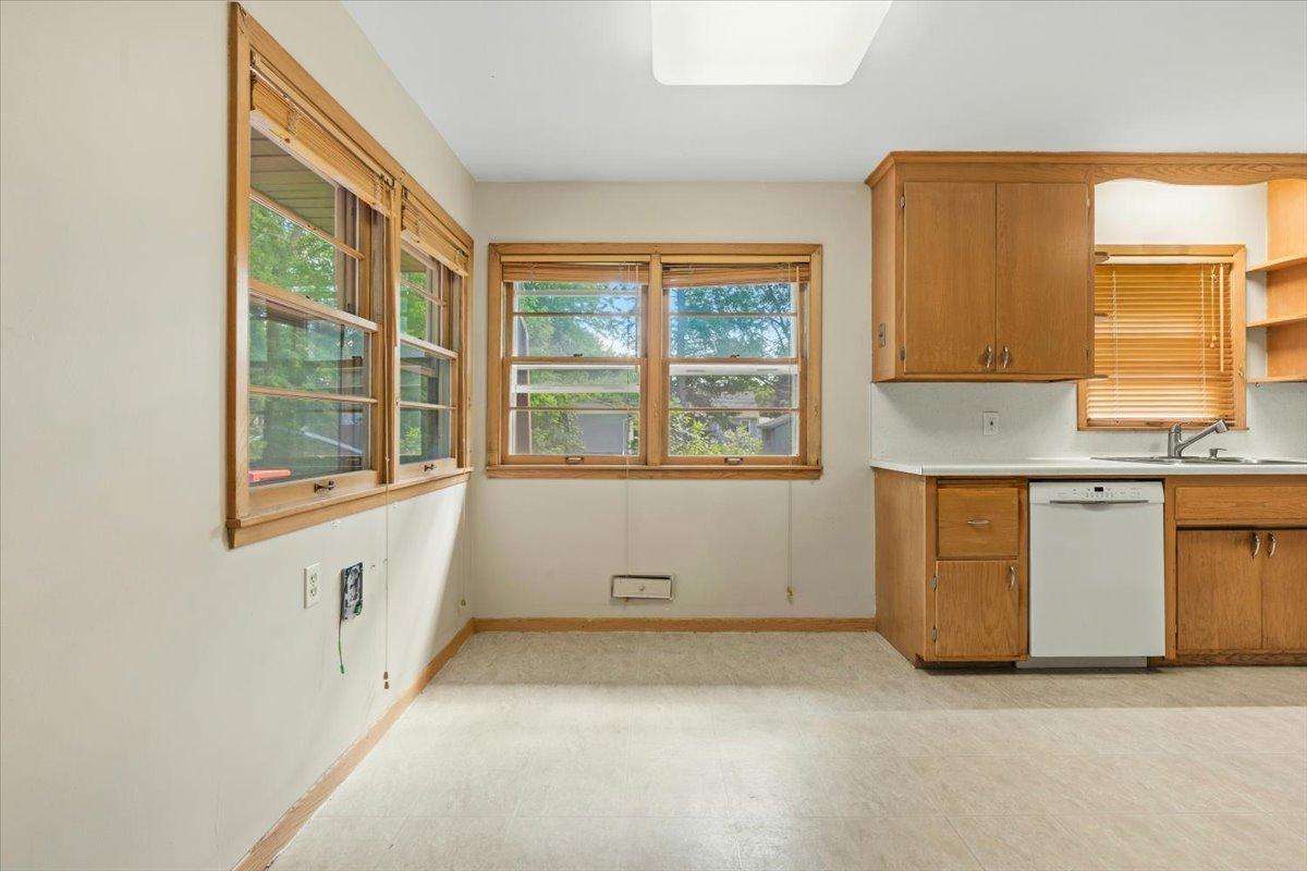 View of Residential Income at 6193 49th Street, Oakdale MN 55128, Oakdale (7 of 68) - Mike Wilen | Minnesota Team Real Estate