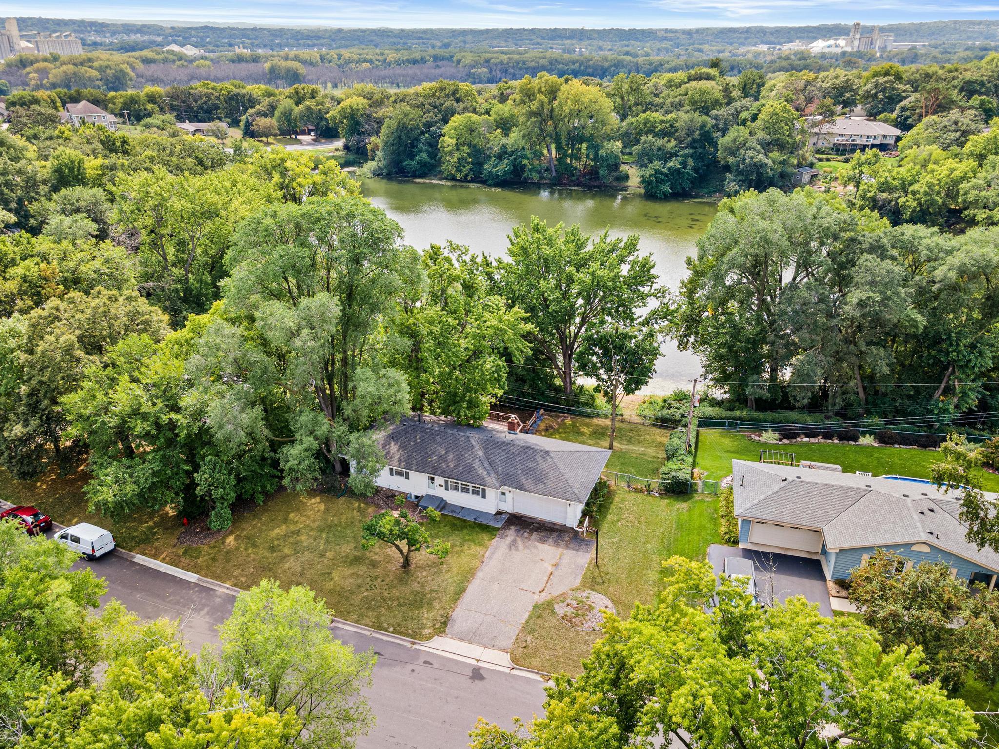View of Residential at 4609 Terracewood Drive, Bloomington MN 55437, Bloomington (32 of 35) - Mike Wilen | Minnesota Team Real Estate