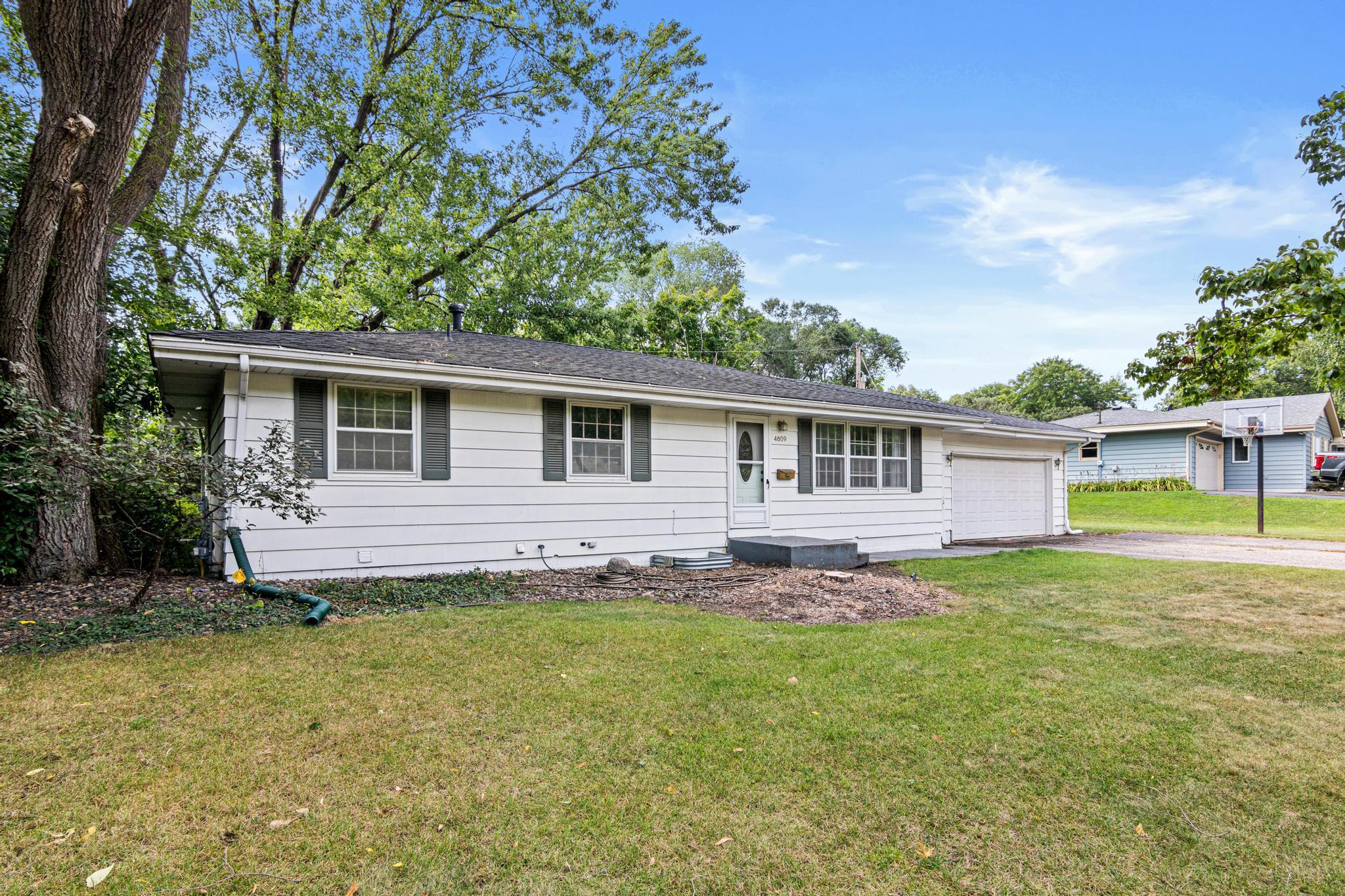 View of Residential at 4609 Terracewood Drive, Bloomington MN 55437, Bloomington (24 of 35) - Mike Wilen | Minnesota Team Real Estate