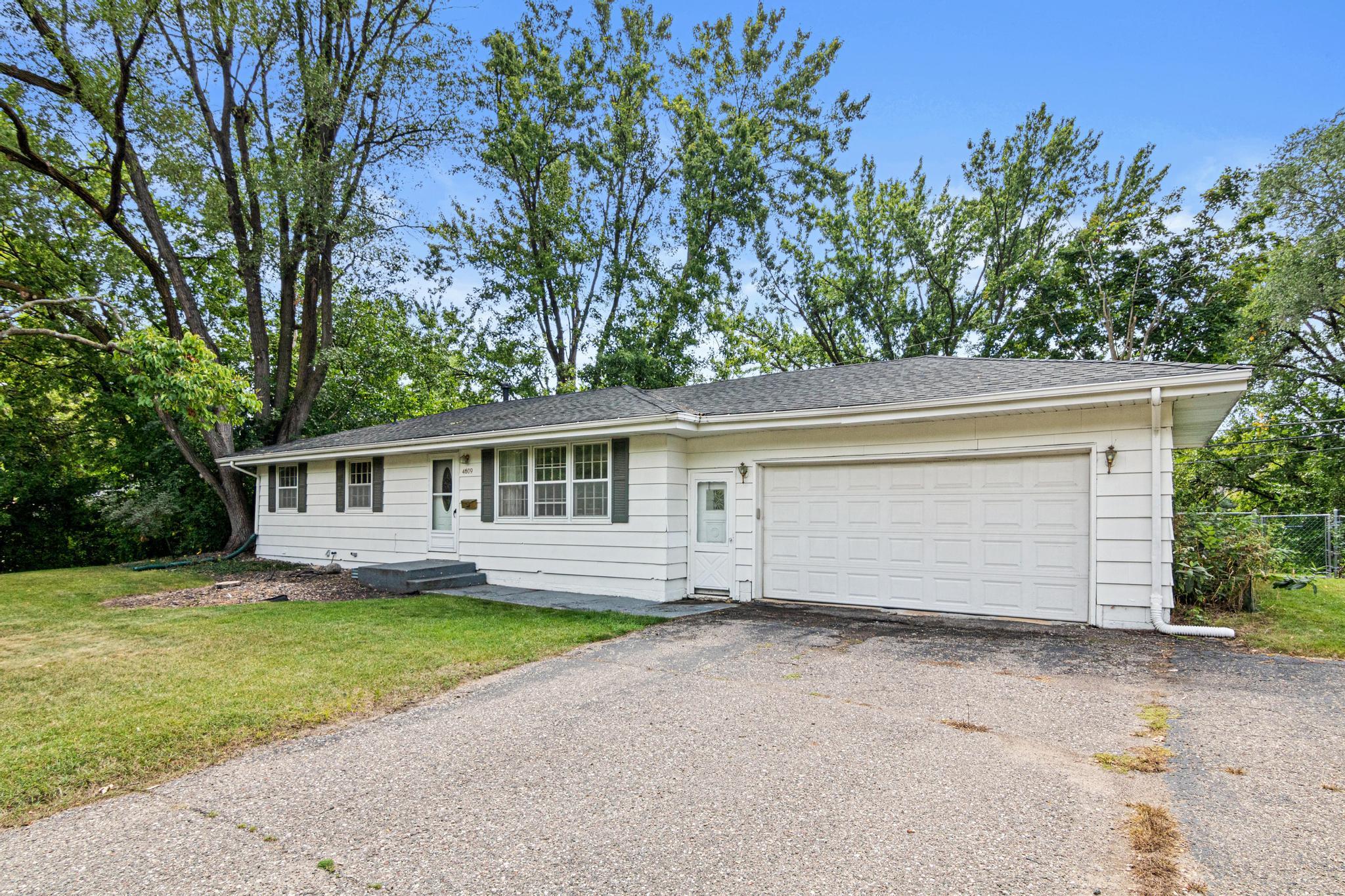 View of Single Family at 4609 Terracewood Drive, Bloomington - Mike Wilen | Minnesota Team Real Estate