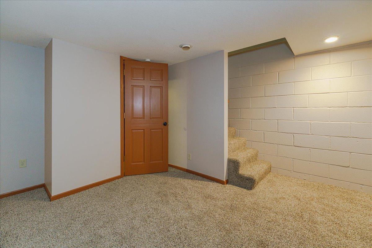 View of Residential at 200 Harold Drive, Burnsville MN 55337, Burnsville (32 of 52) - Mike Wilen | Minnesota Team Real Estate