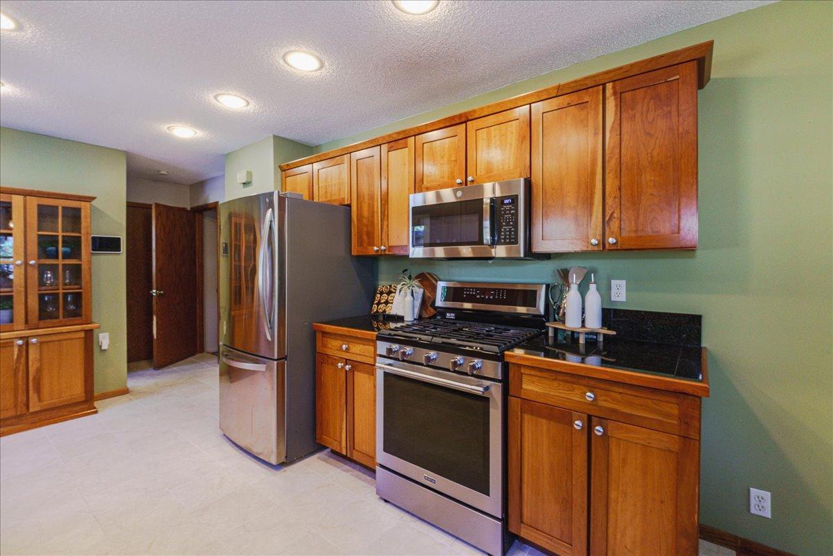 View of Residential at 200 Harold Drive, Burnsville MN 55337, Burnsville (16 of 52) - Mike Wilen | Minnesota Team Real Estate