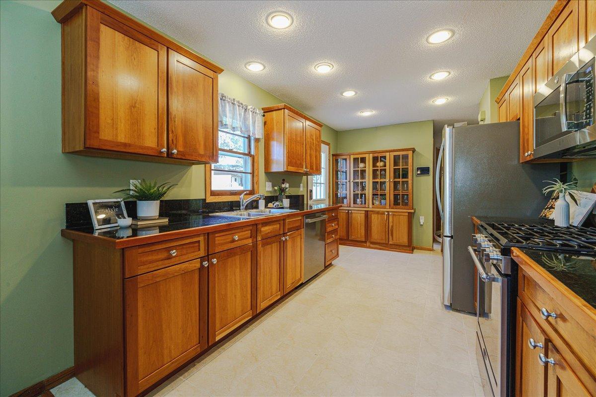 View of Residential at 200 Harold Drive, Burnsville MN 55337, Burnsville (15 of 52) - Mike Wilen | Minnesota Team Real Estate
