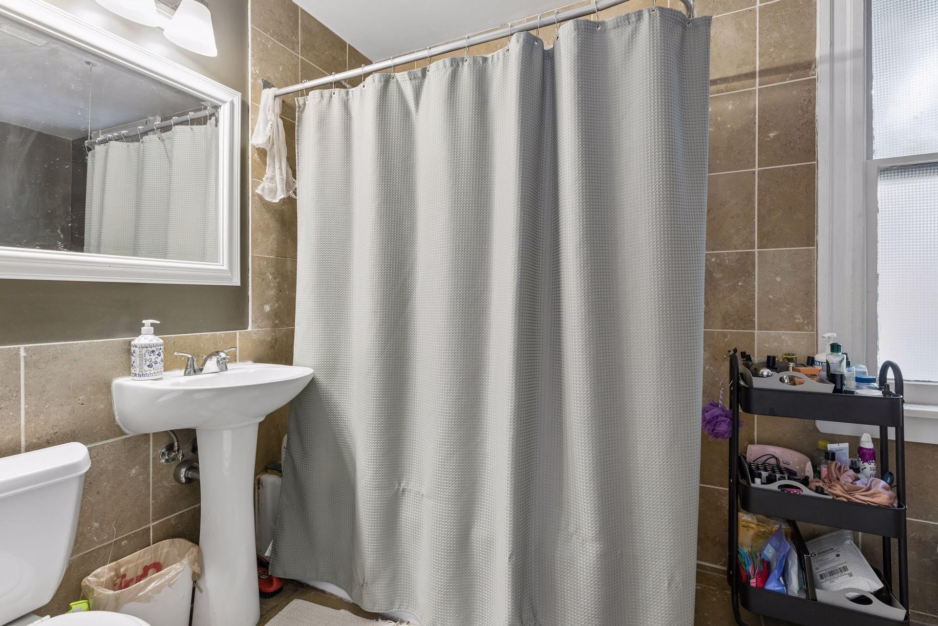 View of Residential Income at 2542 Garfield Avenue, Minneapolis MN 55405, Minneapolis (38 of 49) - Mike Wilen | Minnesota Team Real Estate