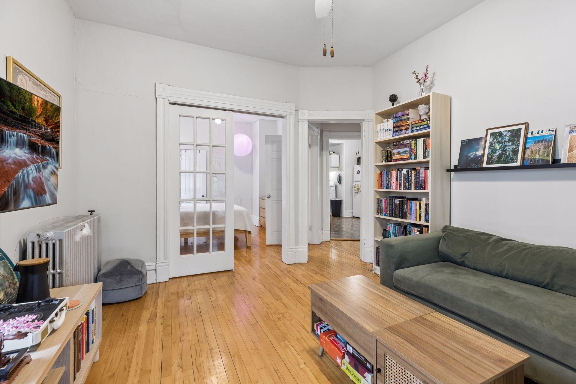View of Residential Income at 2542 Garfield Avenue, Minneapolis MN 55405, Minneapolis (36 of 49) - Mike Wilen | Minnesota Team Real Estate