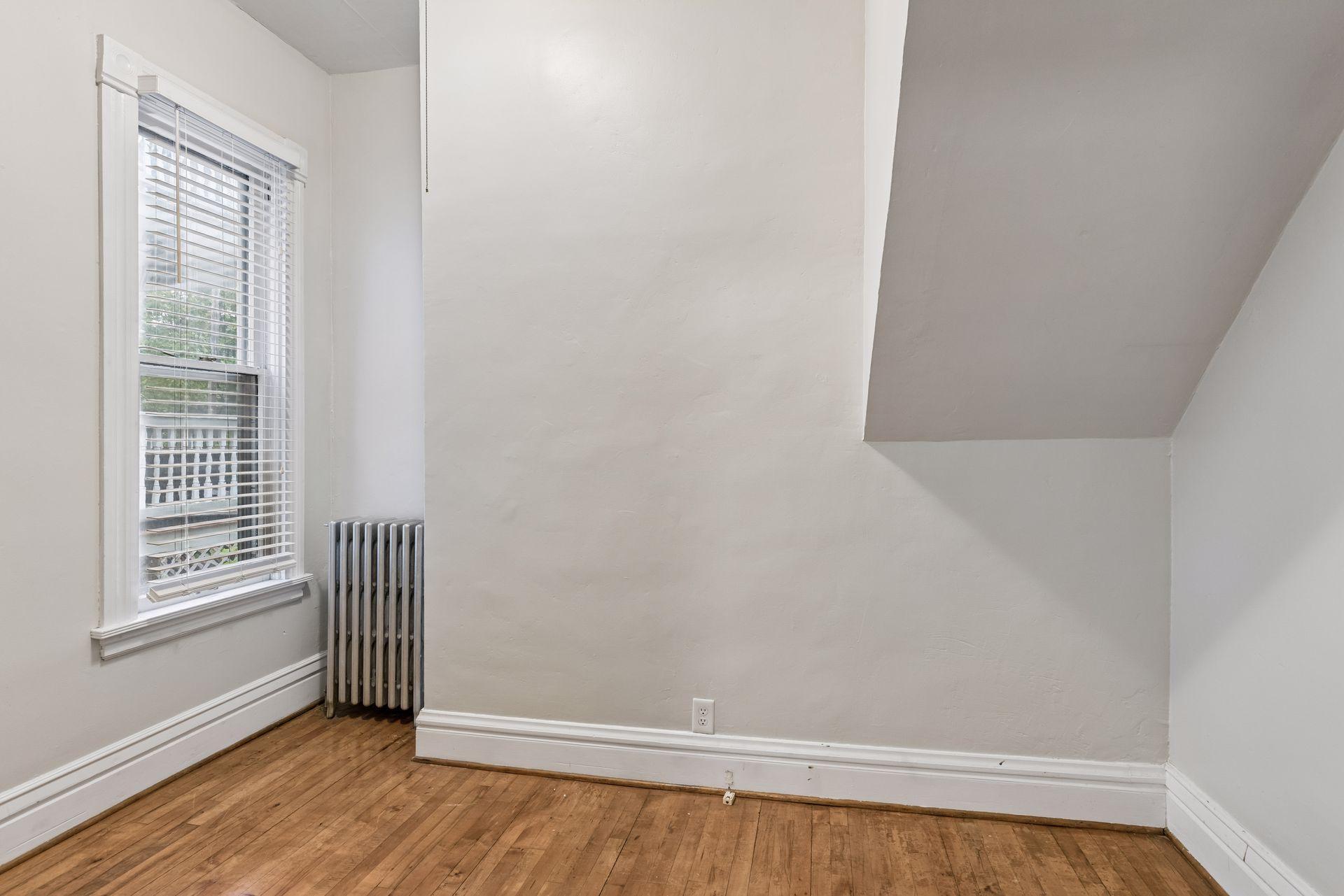 View of Residential Income at 2542 Garfield Avenue, Minneapolis MN 55405, Minneapolis (18 of 49) - Mike Wilen | Minnesota Team Real Estate