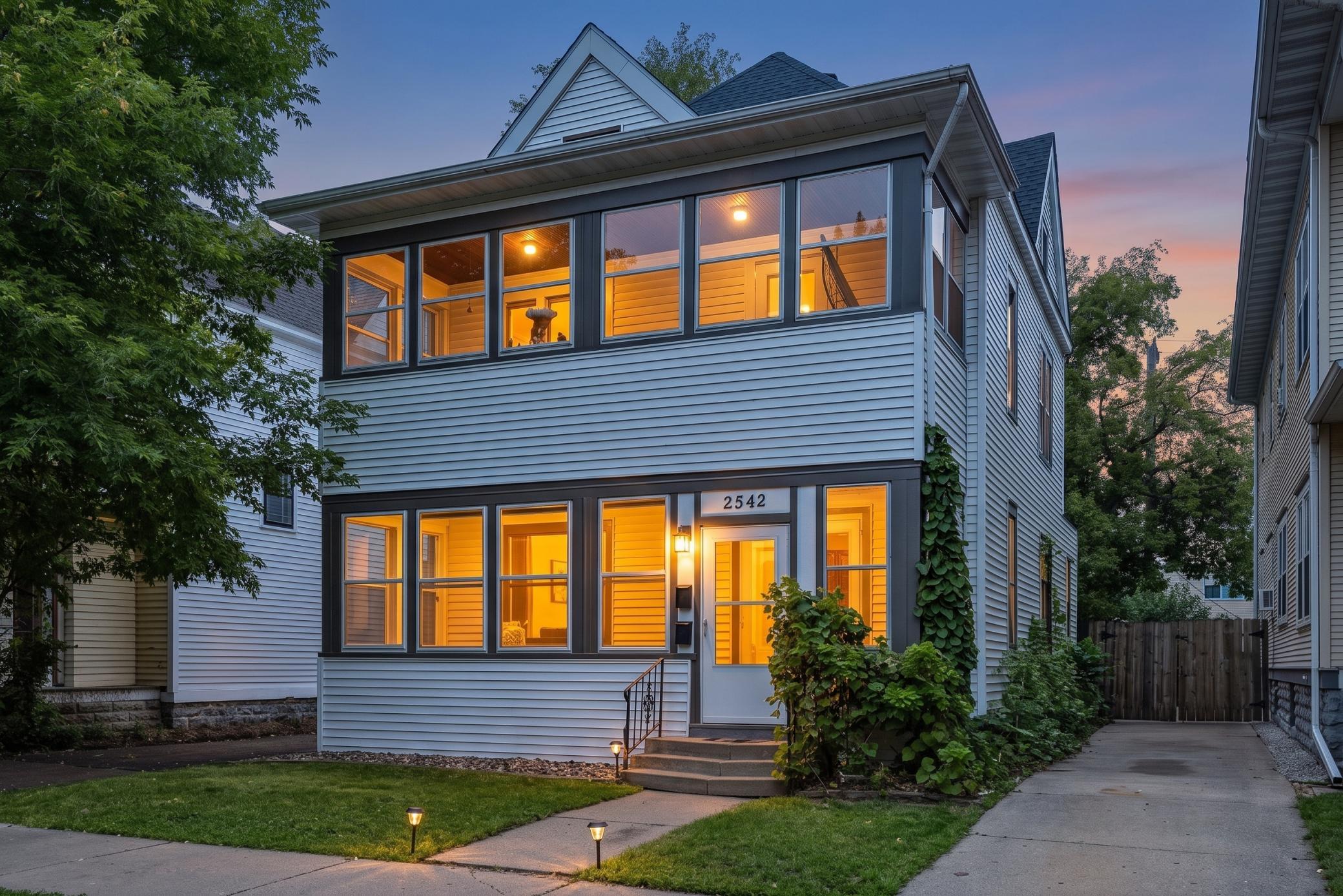 View of Residential Income at 2542 Garfield Avenue, Minneapolis MN 55405, Minneapolis (4 of 49) - Mike Wilen | Minnesota Team Real Estate
