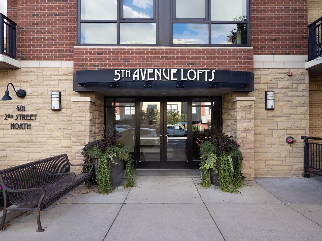 View of (CC) High Rise (4+ Levels) at 401 2nd Street, Minneapolis - Mike Wilen | Minnesota Team Real Estate