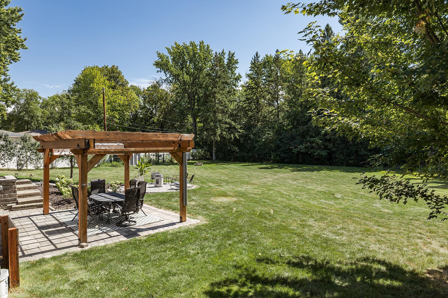 View of Residential at 13301 Windyhill Road, Minnetonka MN 55305, Minnetonka (24 of 28) - Mike Wilen | Minnesota Team Real Estate