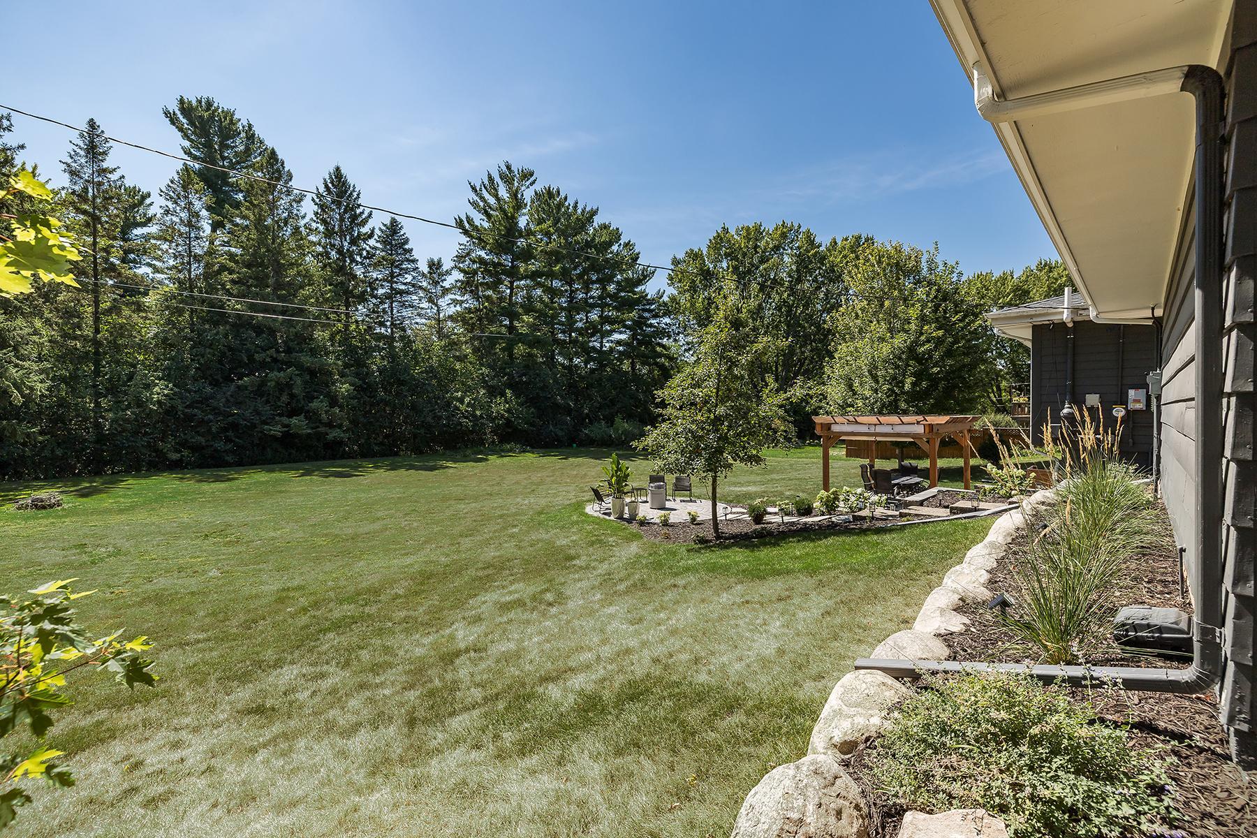 View of Residential at 13301 Windyhill Road, Minnetonka MN 55305, Minnetonka (25 of 28) - Mike Wilen | Minnesota Team Real Estate