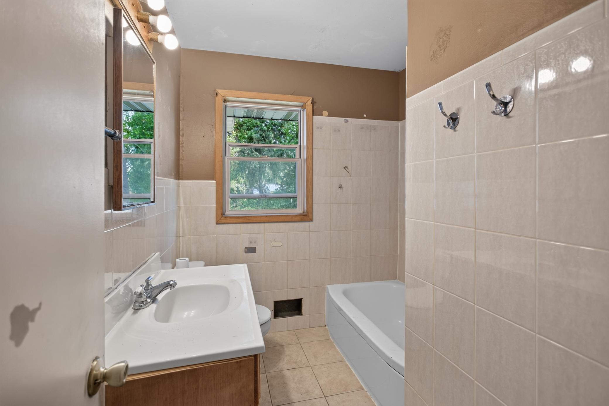 View of Residential at 1699 Oakwood Drive, Shoreview MN 55126, Shoreview (9 of 17) - Mike Wilen | Minnesota Team Real Estate