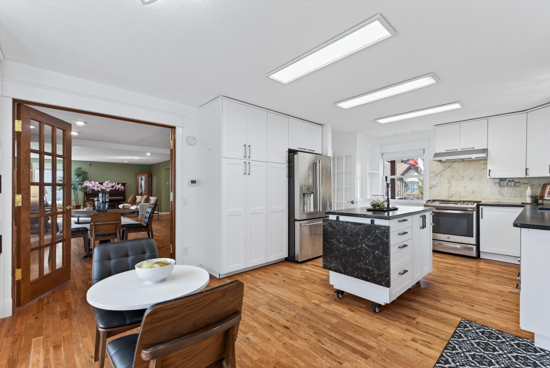 View of Residential at 2114 Queen Avenue, Minneapolis MN 55411, Minneapolis (4 of 27) - Mike Wilen | Minnesota Team Real Estate