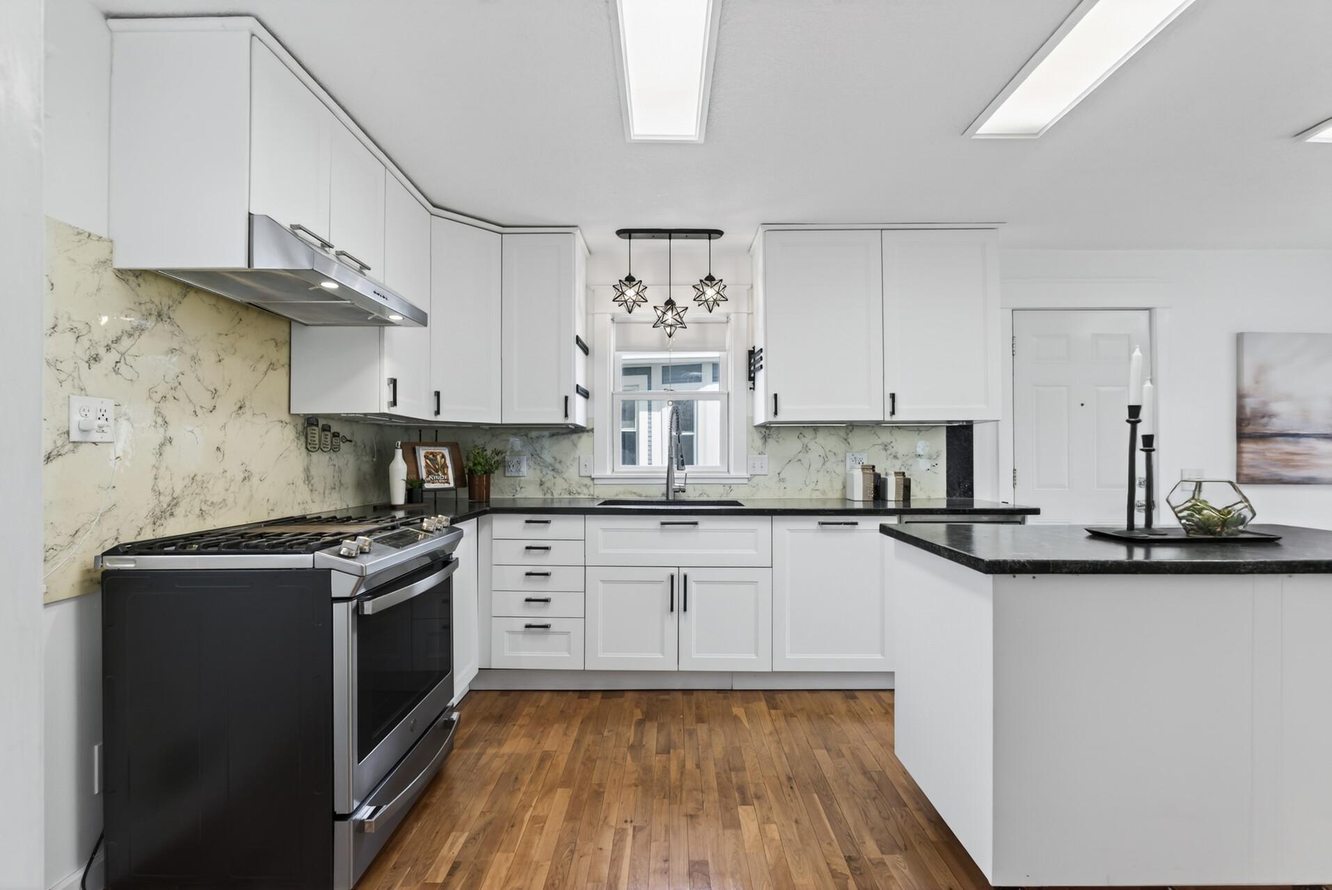 View of Residential at 2114 Queen Avenue, Minneapolis MN 55411, Minneapolis (5 of 27) - Mike Wilen | Minnesota Team Real Estate