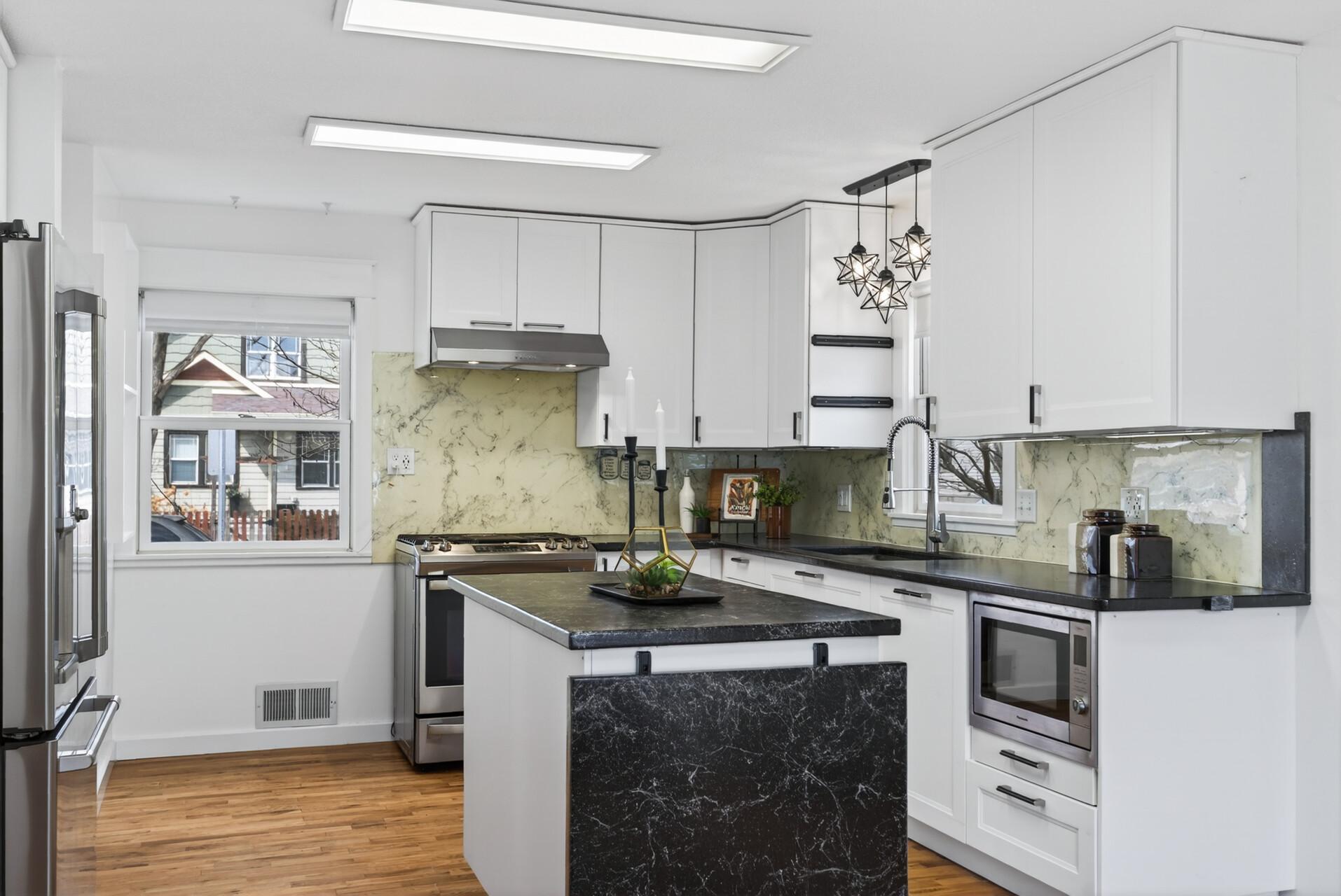 View of Residential at 2114 Queen Avenue, Minneapolis MN 55411, Minneapolis (6 of 27) - Mike Wilen | Minnesota Team Real Estate