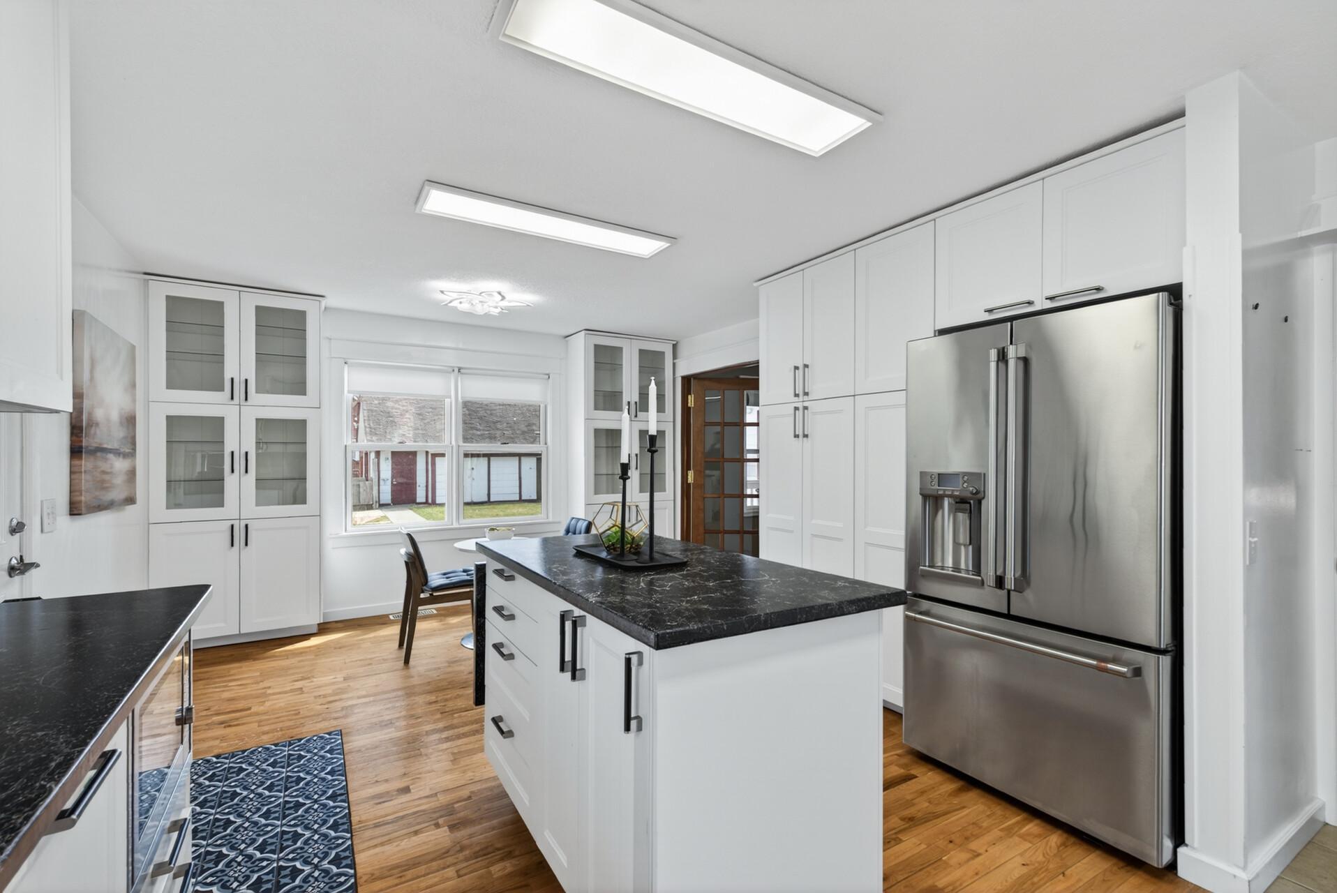 View of Residential at 2114 Queen Avenue, Minneapolis MN 55411, Minneapolis (7 of 27) - Mike Wilen | Minnesota Team Real Estate