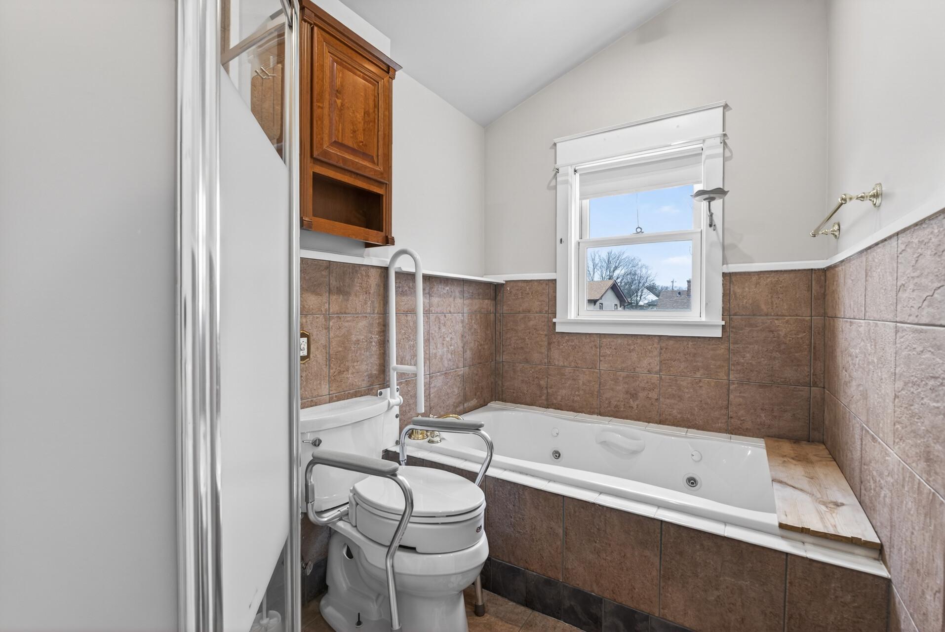 View of Residential at 2114 Queen Avenue, Minneapolis MN 55411, Minneapolis (12 of 27) - Mike Wilen | Minnesota Team Real Estate