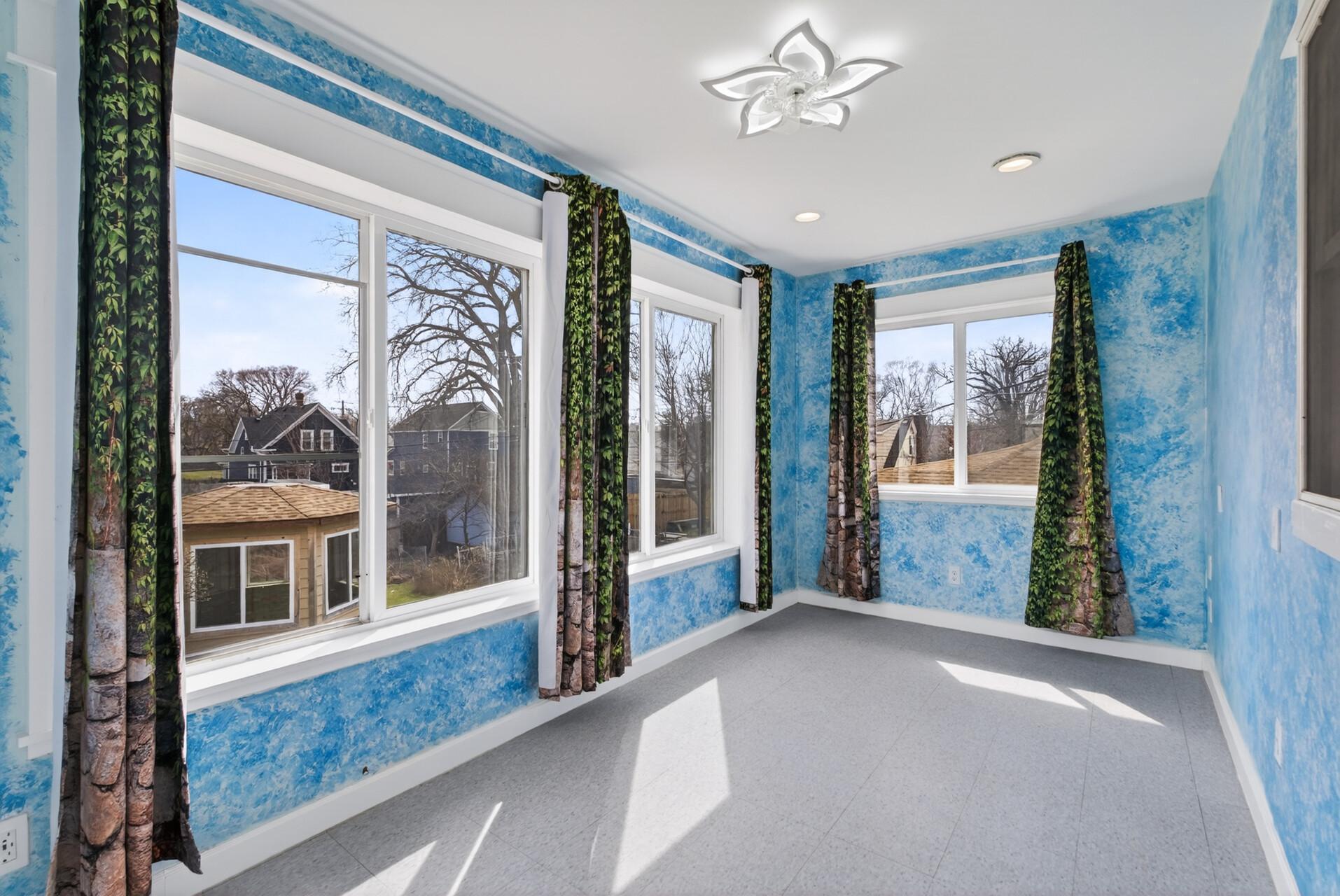 View of Residential at 2114 Queen Avenue, Minneapolis MN 55411, Minneapolis (13 of 27) - Mike Wilen | Minnesota Team Real Estate