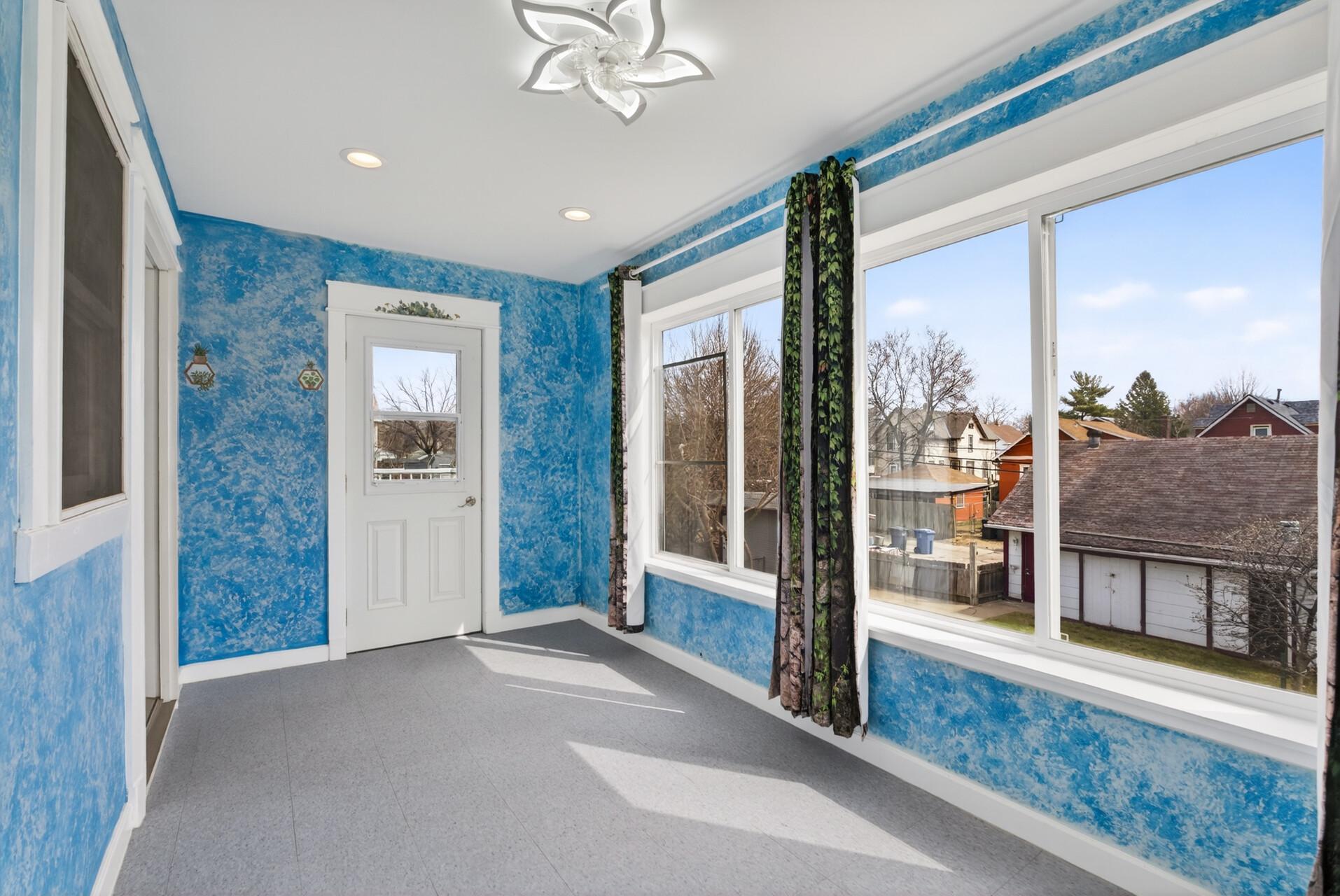 View of Residential at 2114 Queen Avenue, Minneapolis MN 55411, Minneapolis (14 of 27) - Mike Wilen | Minnesota Team Real Estate