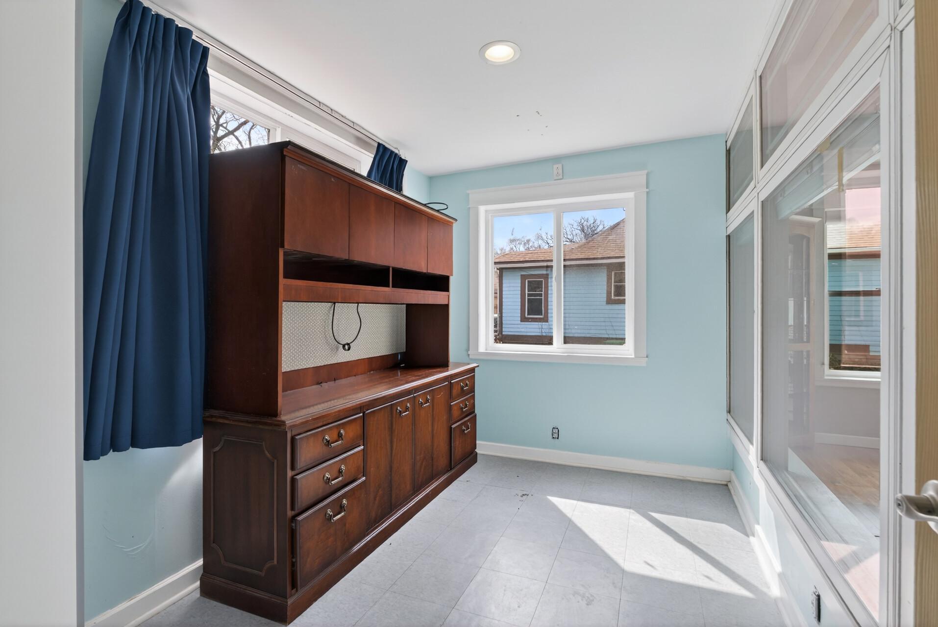 View of Residential at 2114 Queen Avenue, Minneapolis MN 55411, Minneapolis (22 of 27) - Mike Wilen | Minnesota Team Real Estate