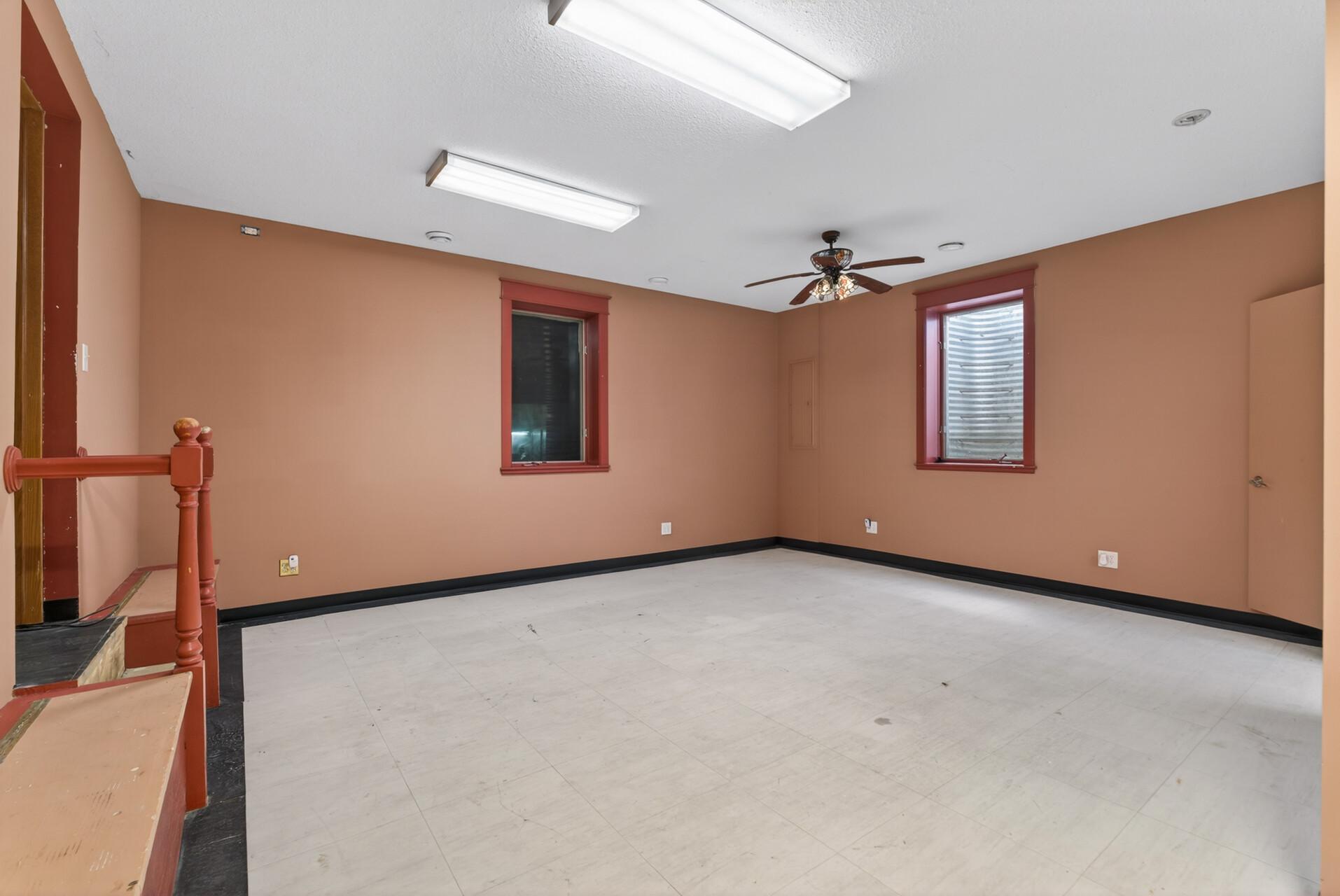 View of Residential at 2114 Queen Avenue, Minneapolis MN 55411, Minneapolis (24 of 27) - Mike Wilen | Minnesota Team Real Estate