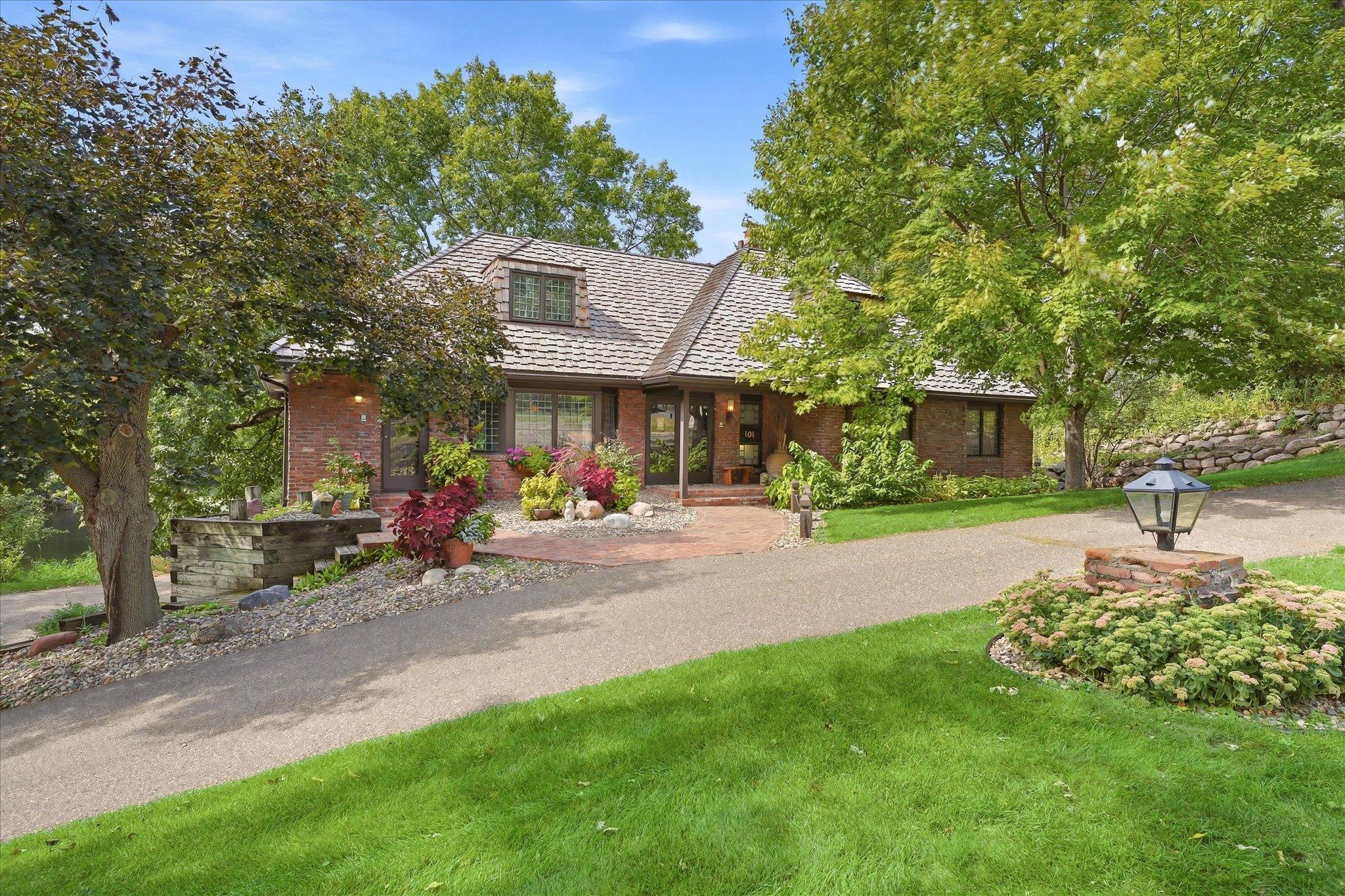 View of Residential at 101 Ardmore Drive, Golden Valley MN 55422, Golden Valley (2 of 58) - Mike Wilen | Minnesota Team Real Estate