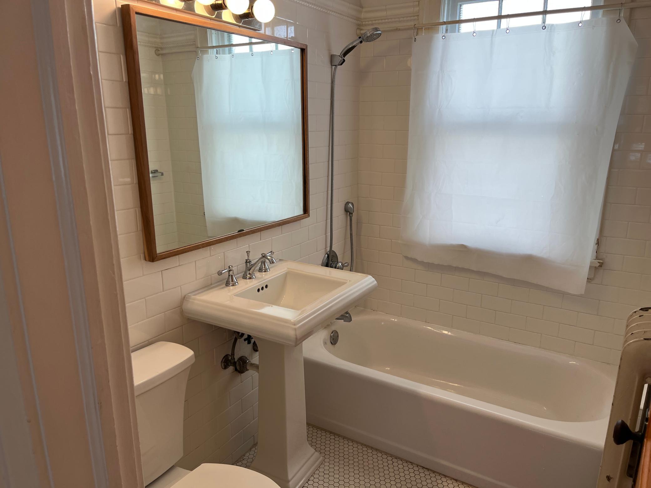 View of Residential at 106 Bedford Street, Minneapolis MN 55414, Minneapolis (12 of 25) - Mike Wilen | Minnesota Team Real Estate