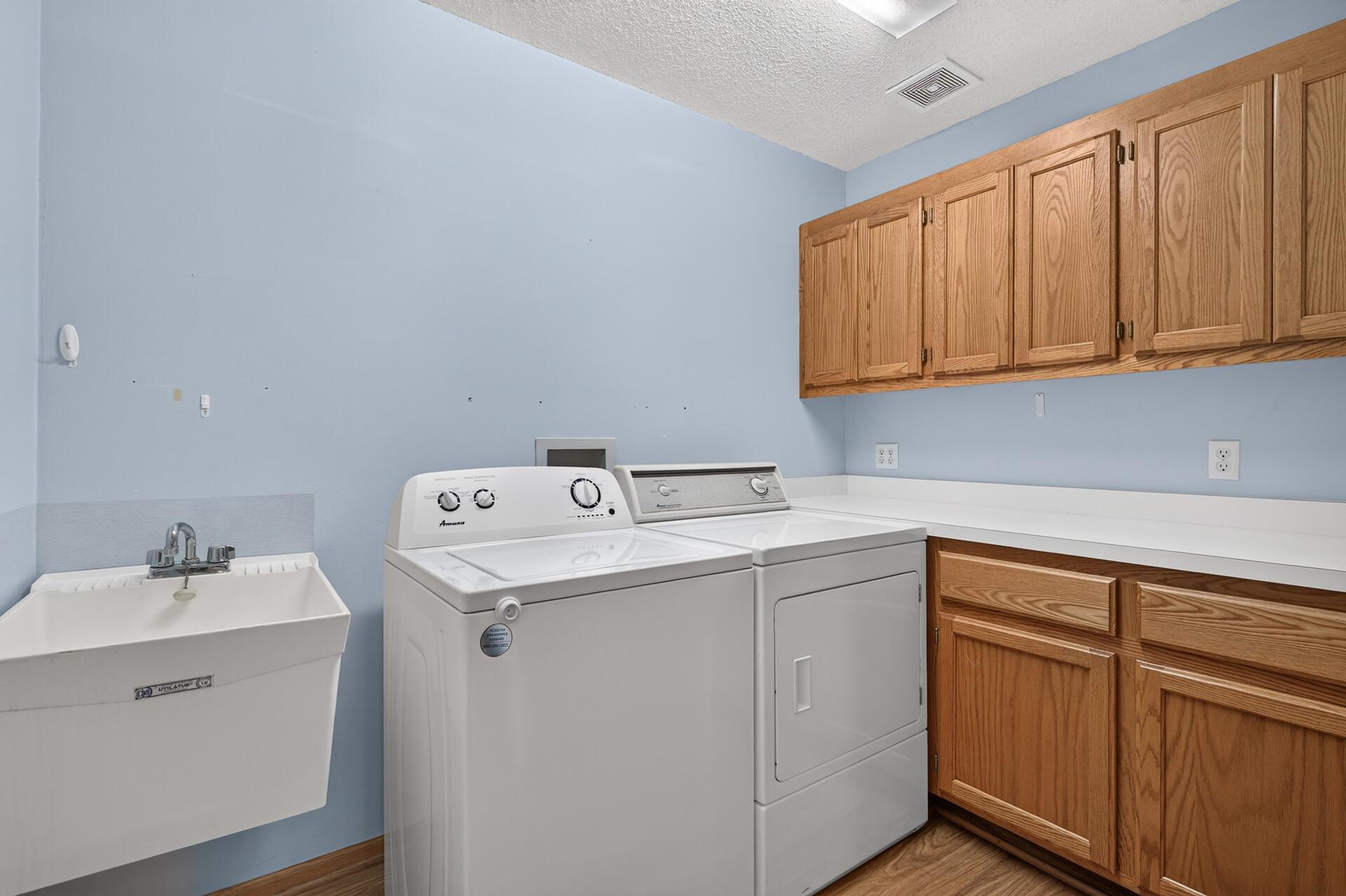 View of Residential at 6511 20th Street, Oakdale MN 55128, Oakdale (27 of 30) - Mike Wilen | Minnesota Team Real Estate