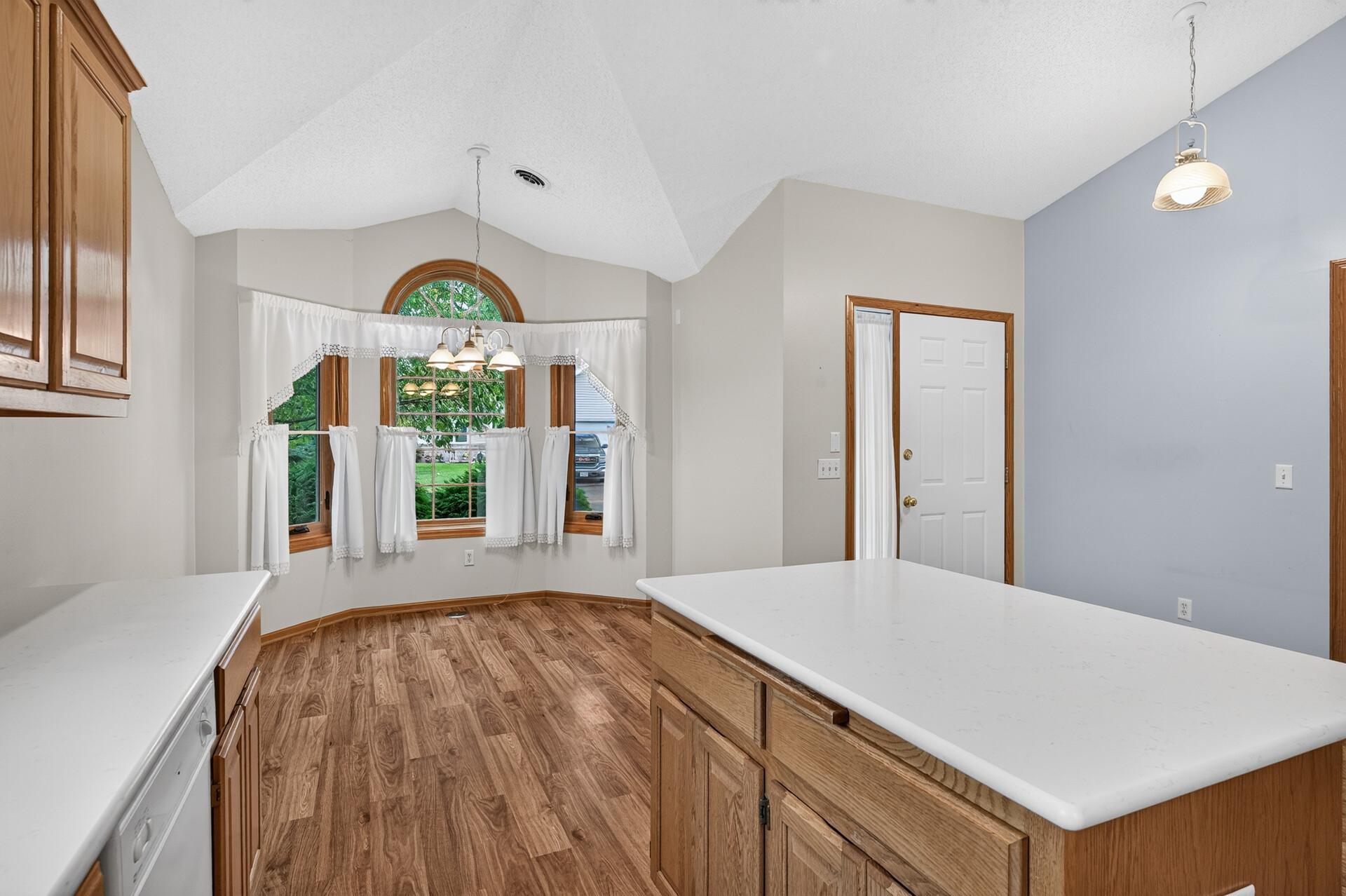 View of Residential at 6511 20th Street, Oakdale MN 55128, Oakdale (9 of 30) - Mike Wilen | Minnesota Team Real Estate