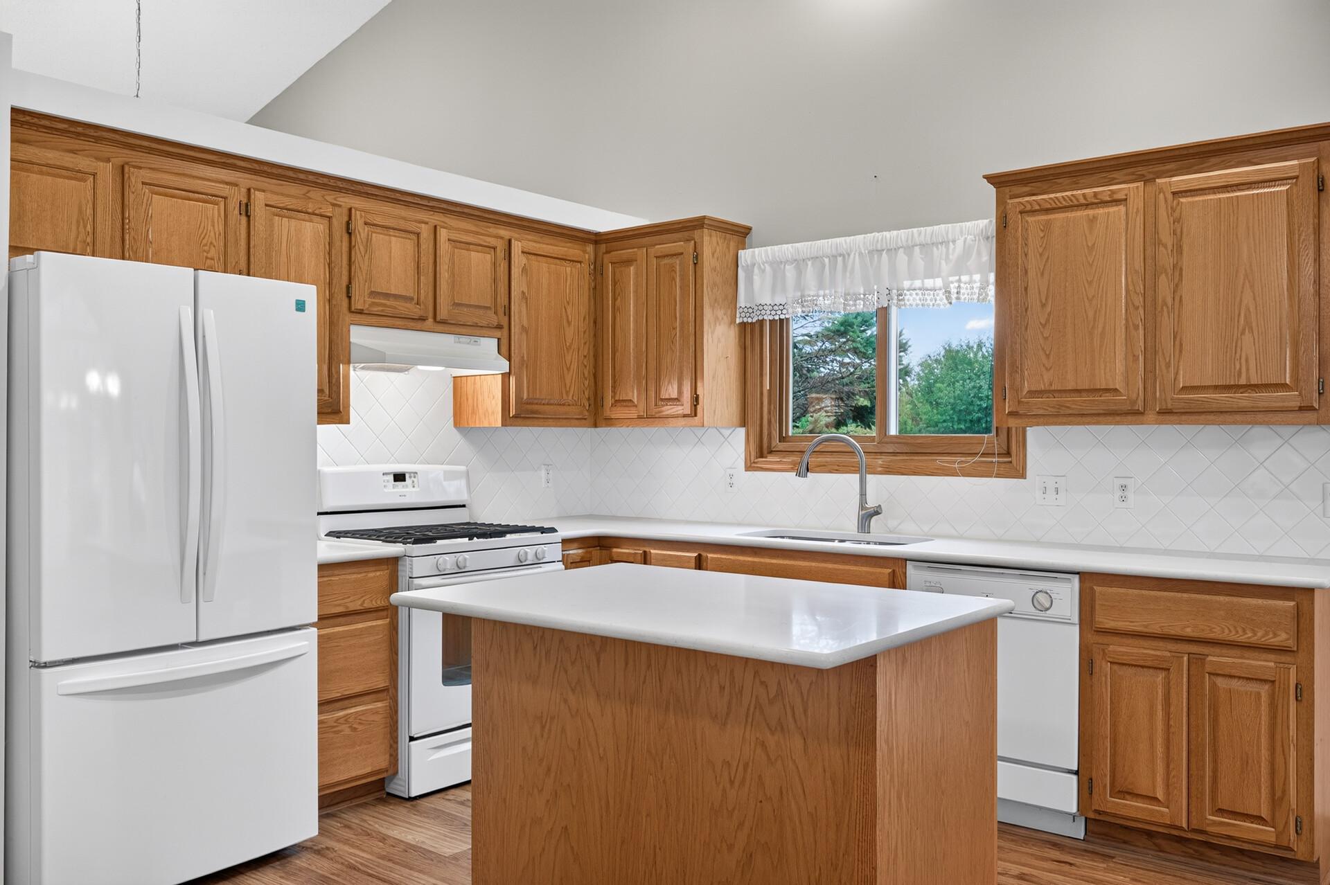 View of Residential at 6511 20th Street, Oakdale MN 55128, Oakdale (6 of 30) - Mike Wilen | Minnesota Team Real Estate