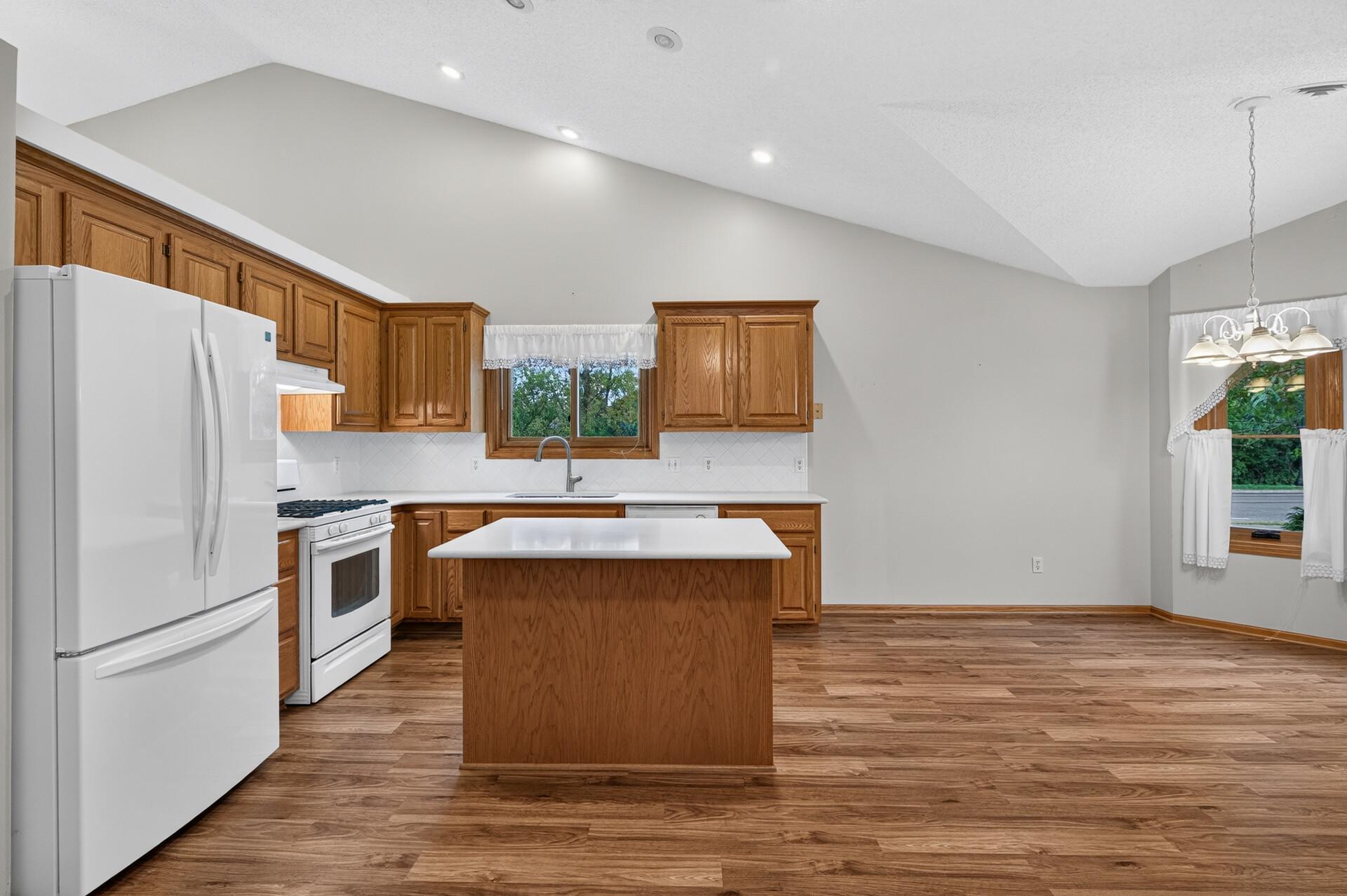 View of Residential at 6511 20th Street, Oakdale MN 55128, Oakdale (5 of 30) - Mike Wilen | Minnesota Team Real Estate