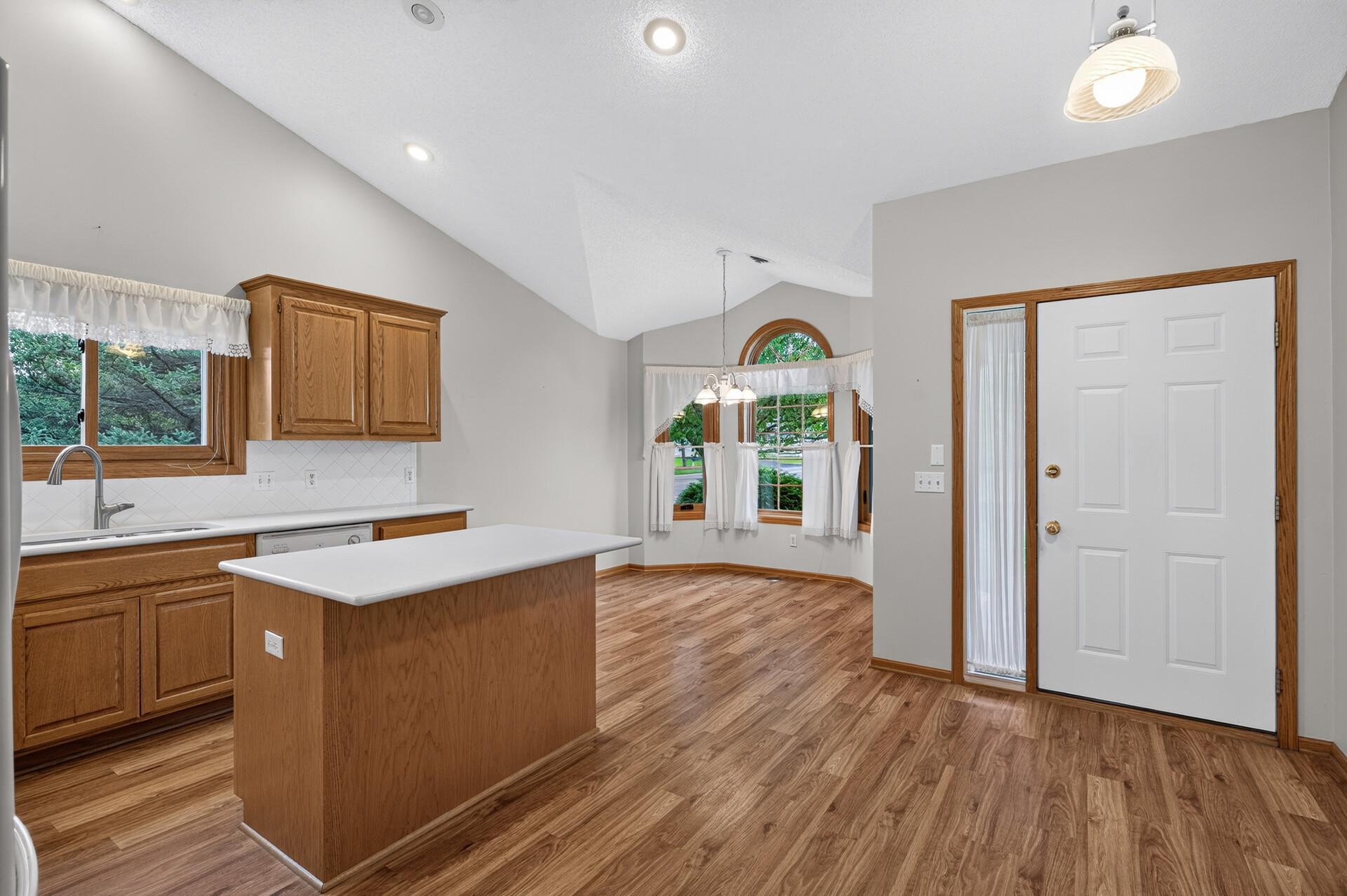 View of Residential at 6511 20th Street, Oakdale MN 55128, Oakdale (4 of 30) - Mike Wilen | Minnesota Team Real Estate