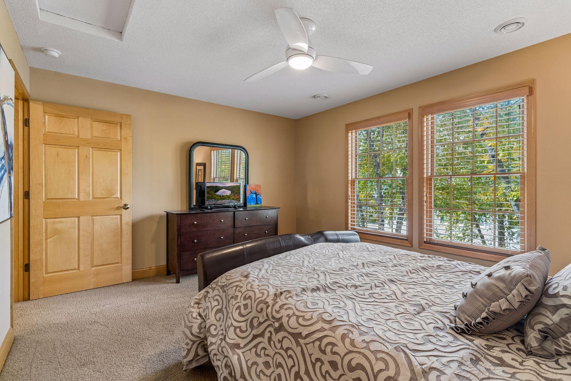 View of Residential at 189 Stonebridge Court, Mendota Heights MN 55118, Mendota Heights (33 of 46) - Mike Wilen | Minnesota Team Real Estate