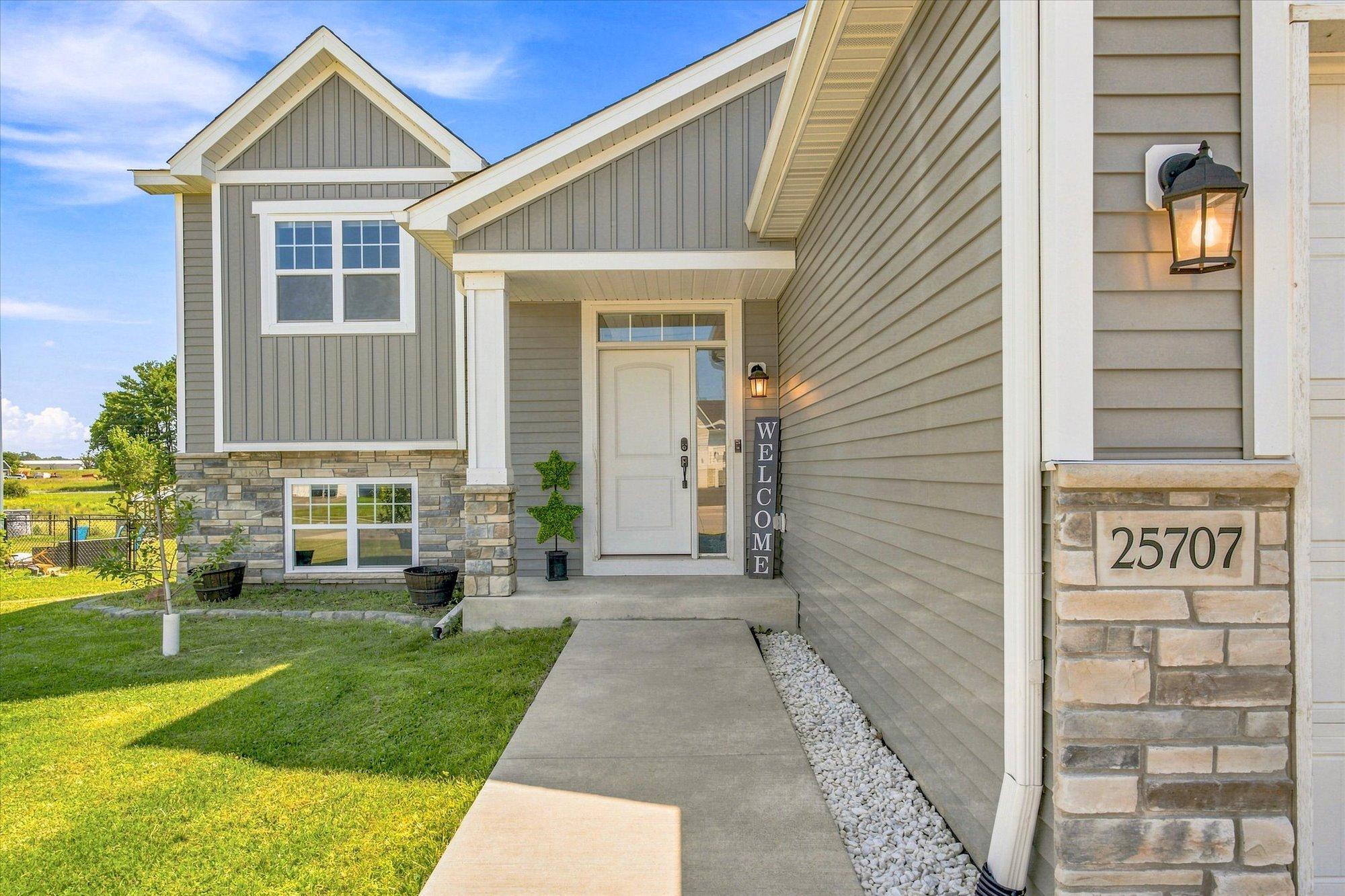 View of Single Family at 25707 Euclid Avenue, Wyoming - Mike Wilen | Minnesota Team Real Estate