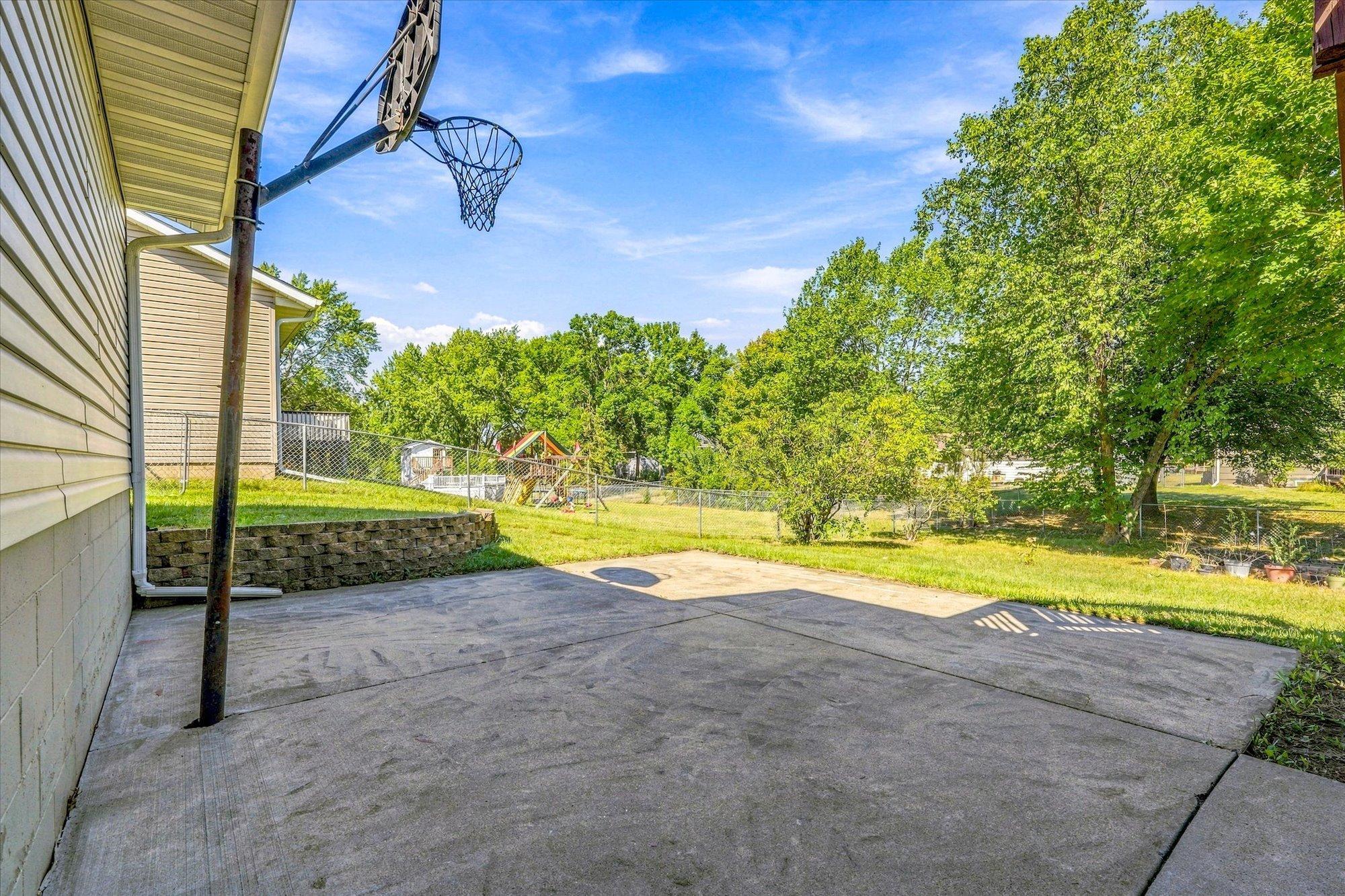 View of Residential at 1721 Deerwood Drive, Eagan MN 55122, Eagan (45 of 47) - Mike Wilen | Minnesota Team Real Estate